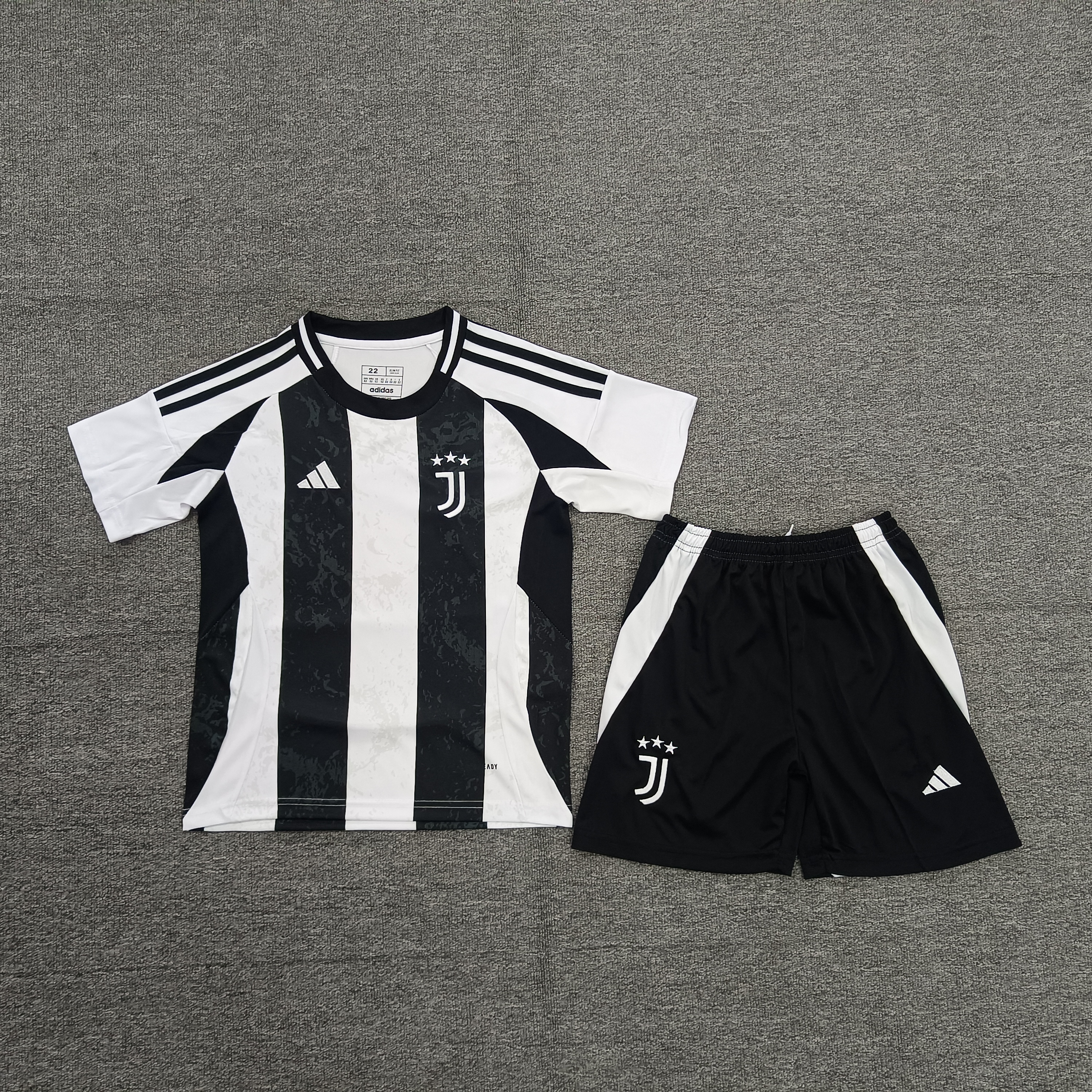 24-25 Juventus home children's football uniform set