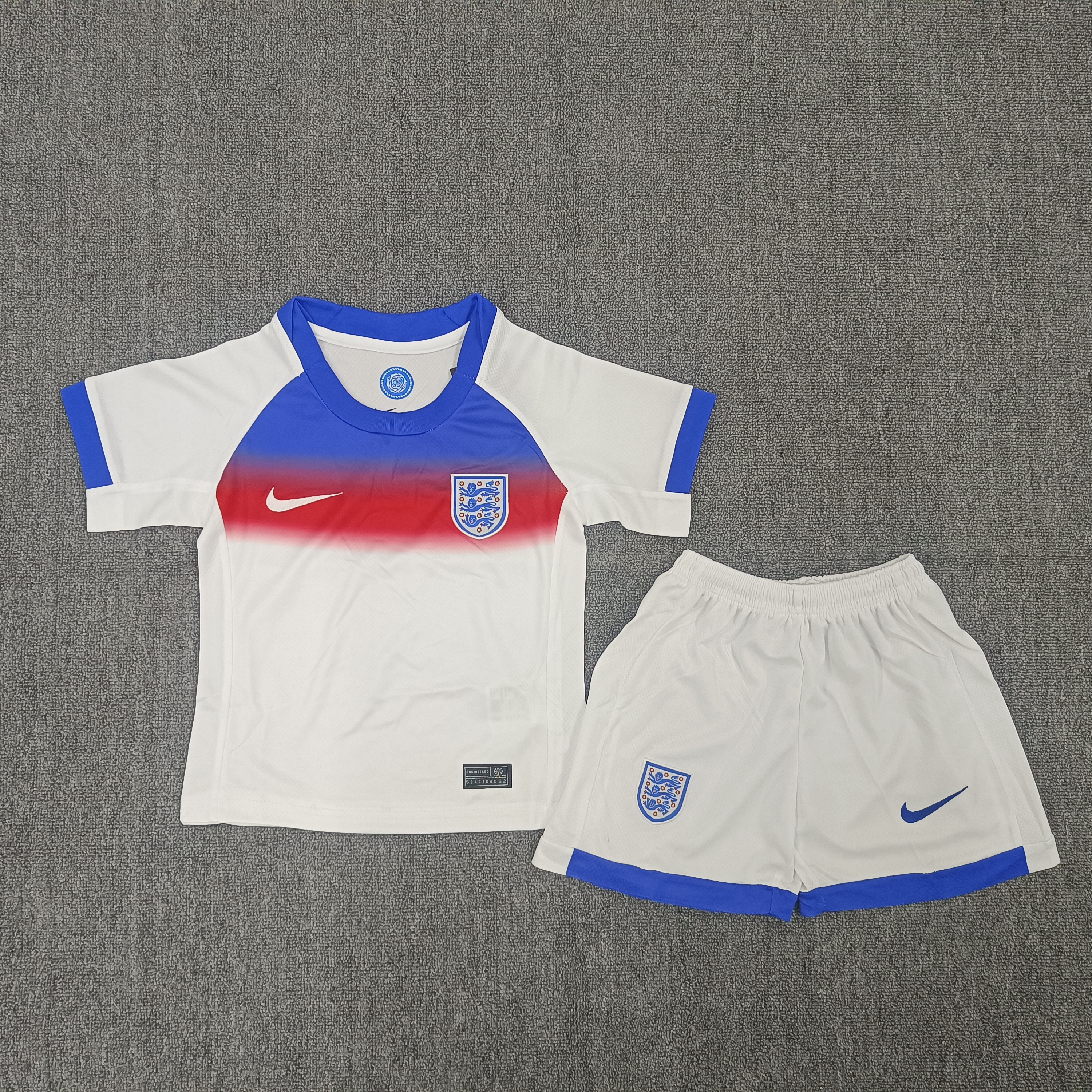The 25-26 national team England home children's football uniform set