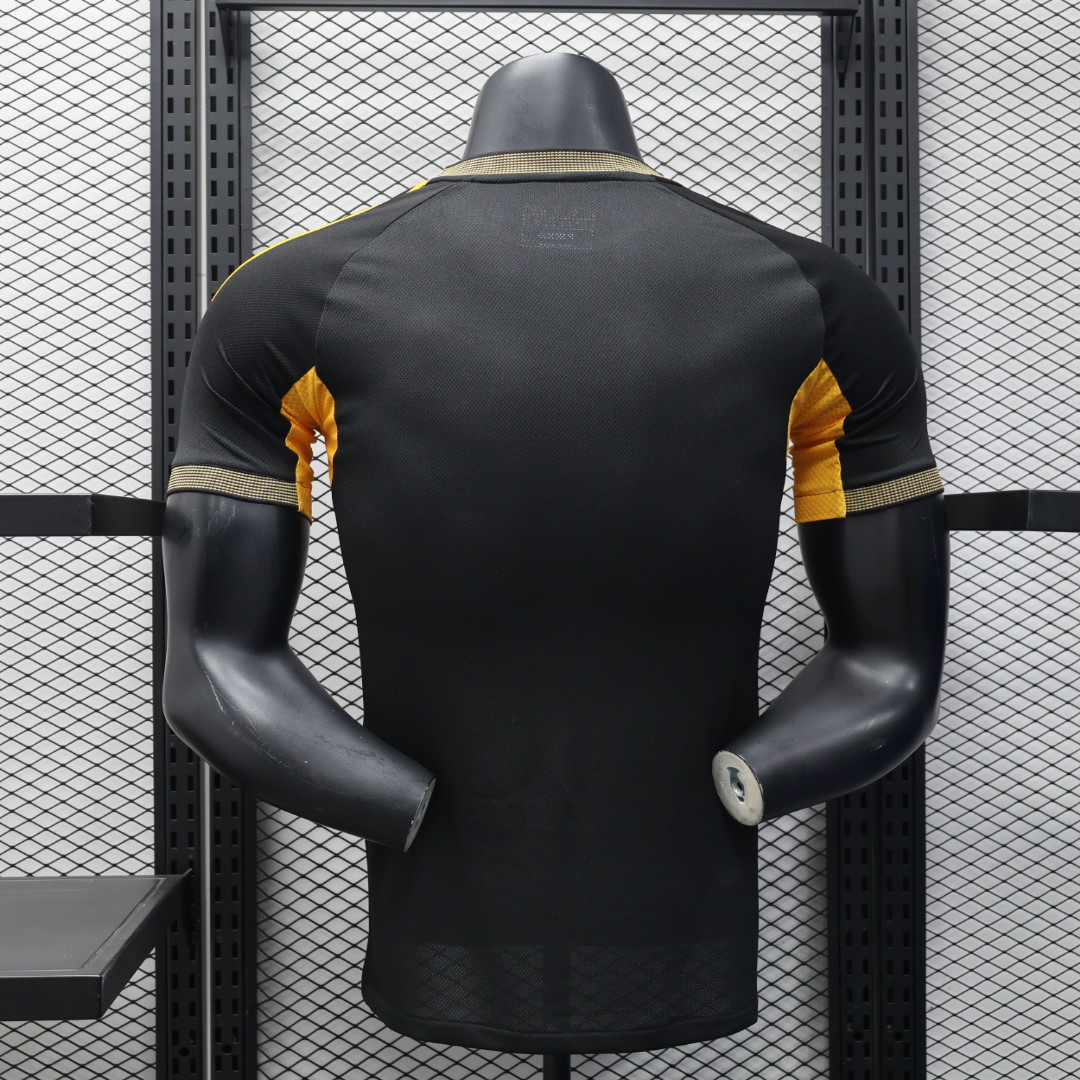 25-26 season Real Madrid black and gold player special edition jersey