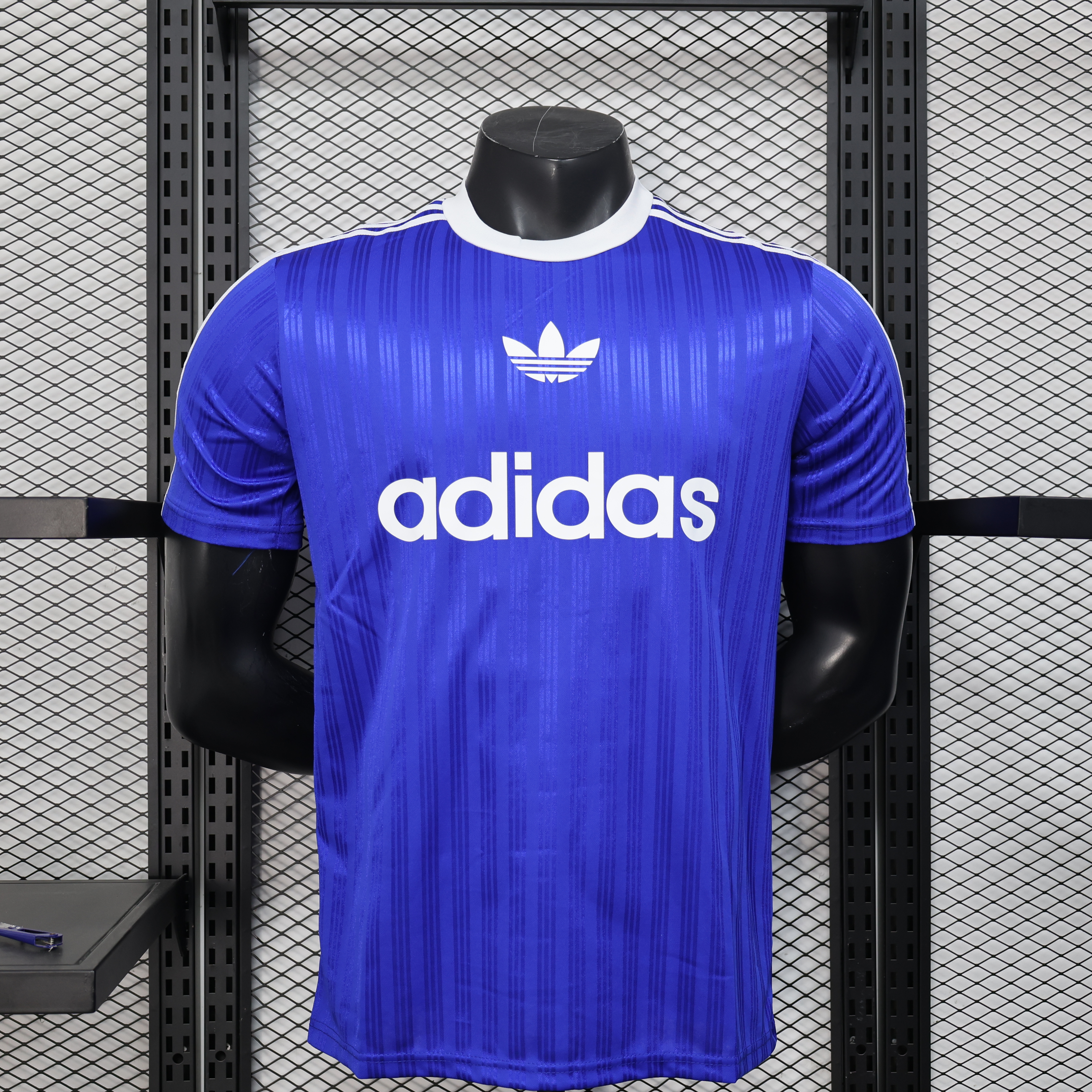 Player clover casual blue