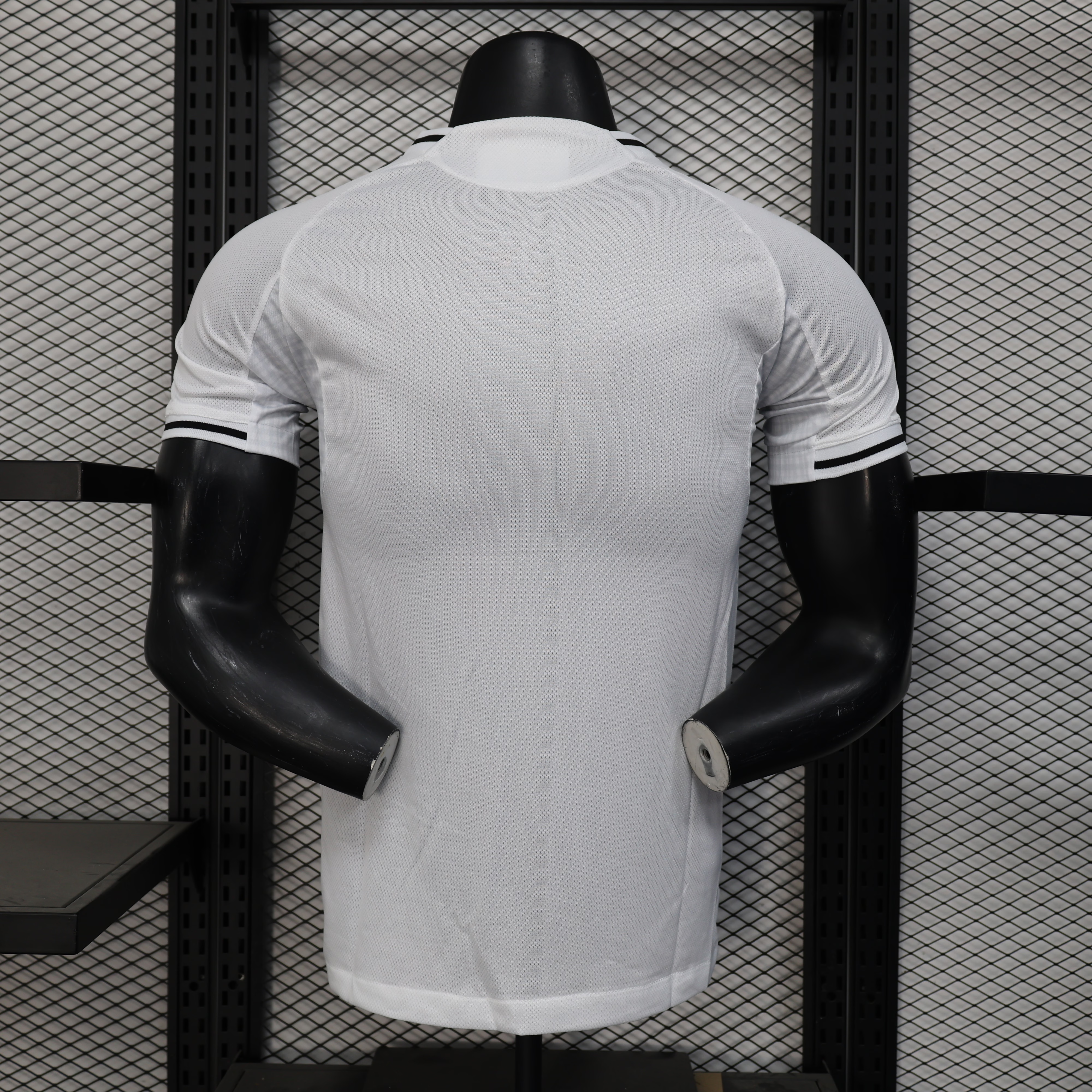 25-26 season Newcastle home player version jersey