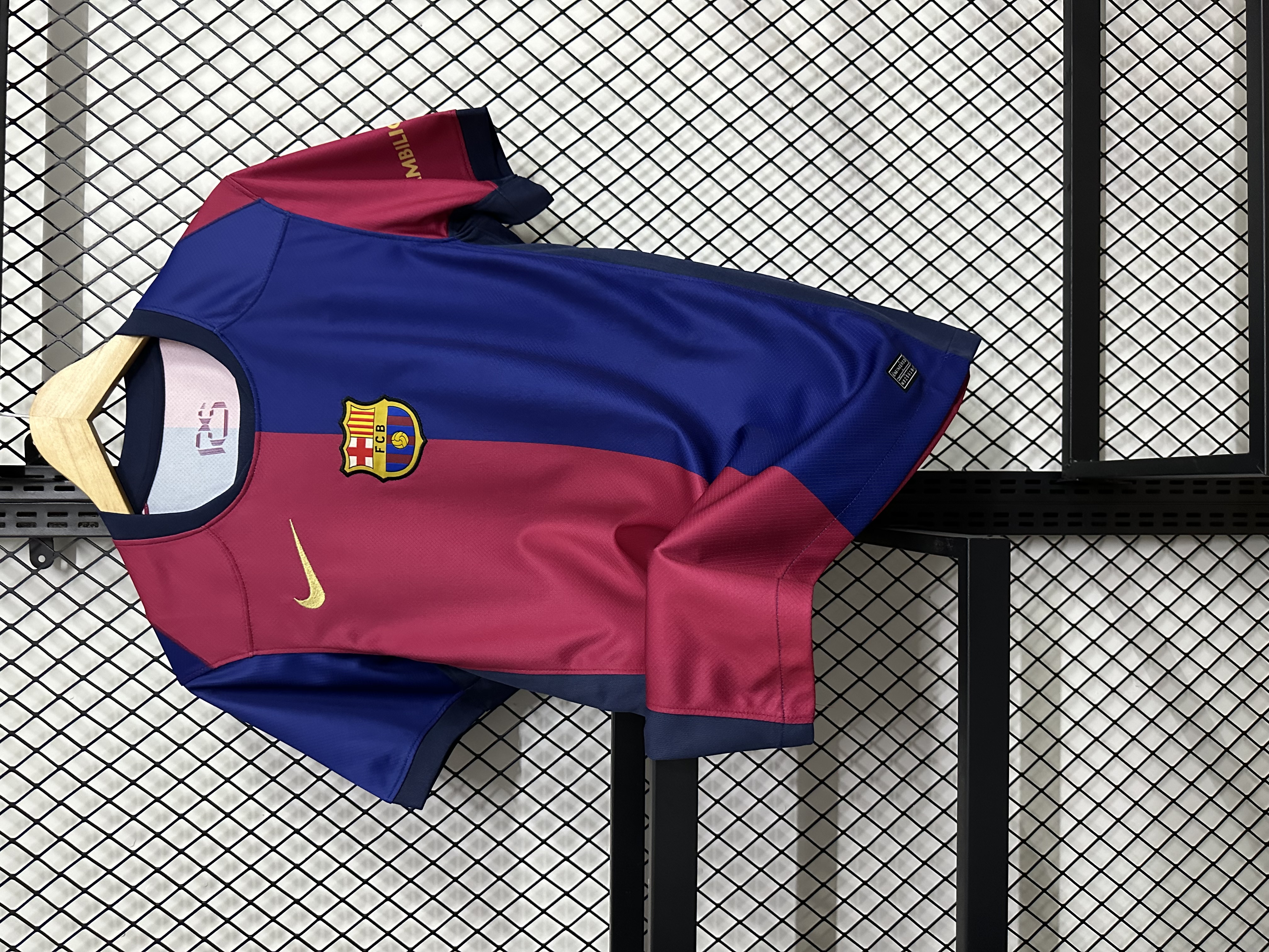 24-25 Barcelona home game, blank version