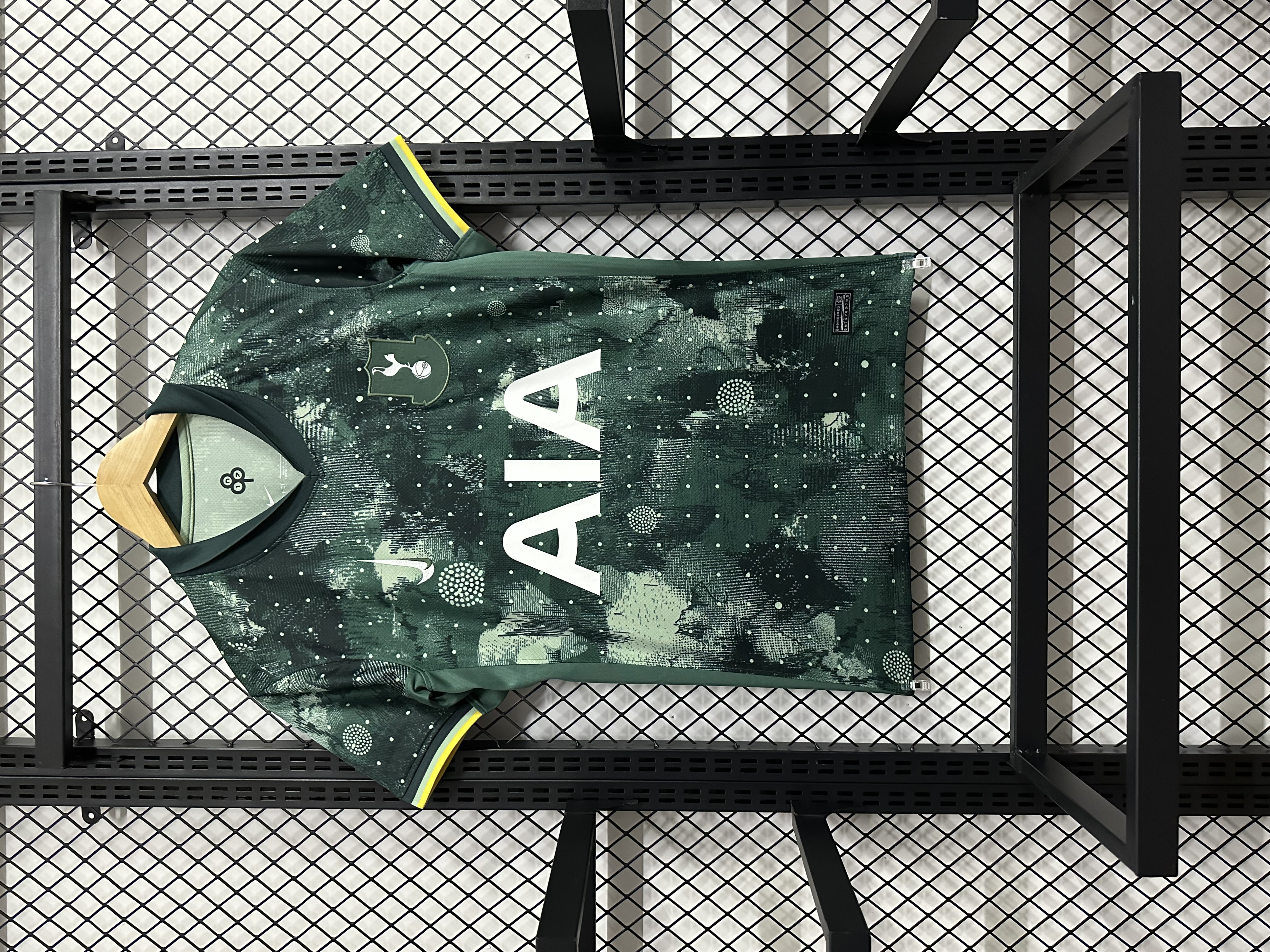 24-25 Tottenham Hotspur second away game fans edition