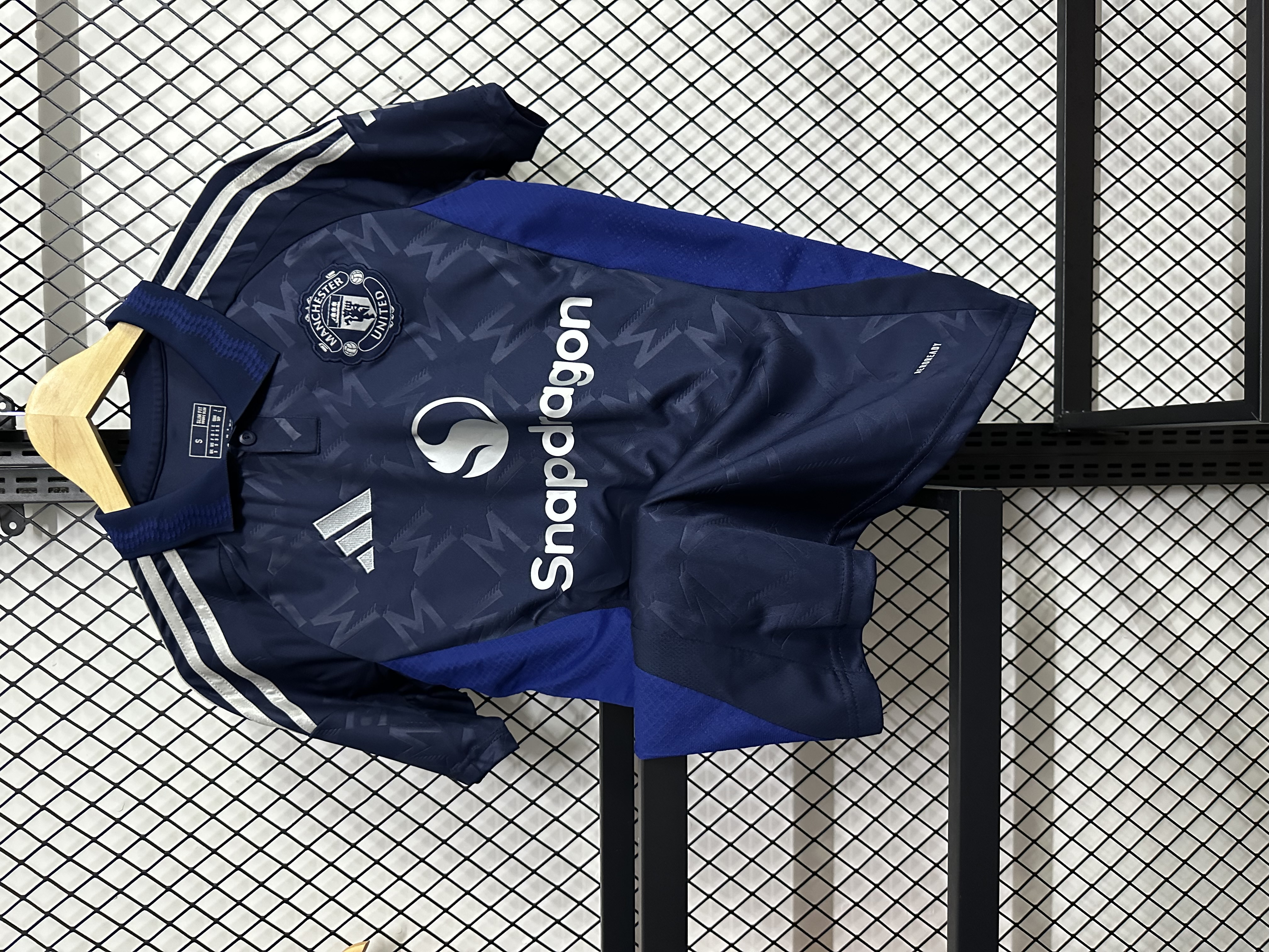 24-25 Manchester United away game