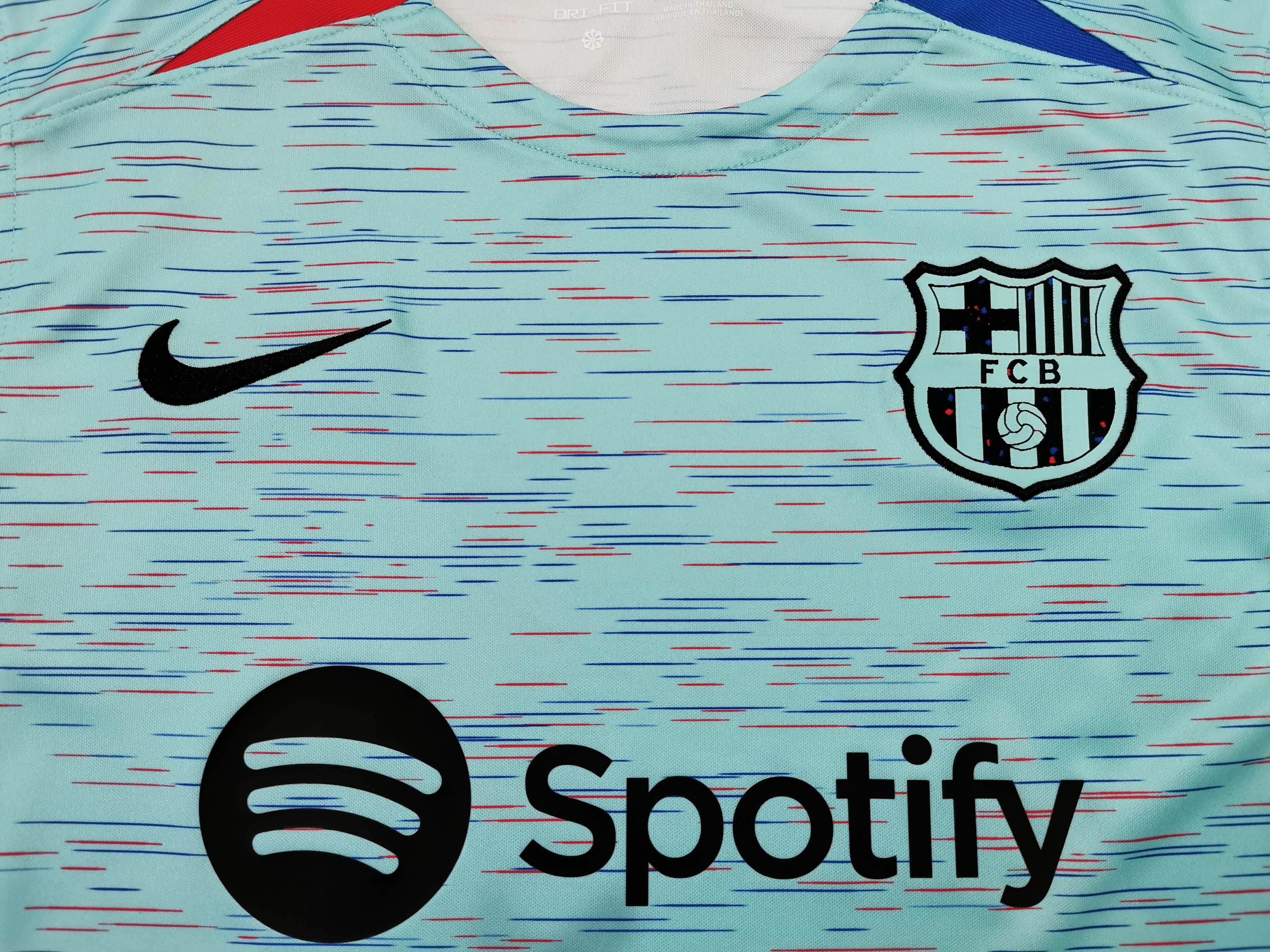 Barcelona's second away game jersey for the 23-24 season