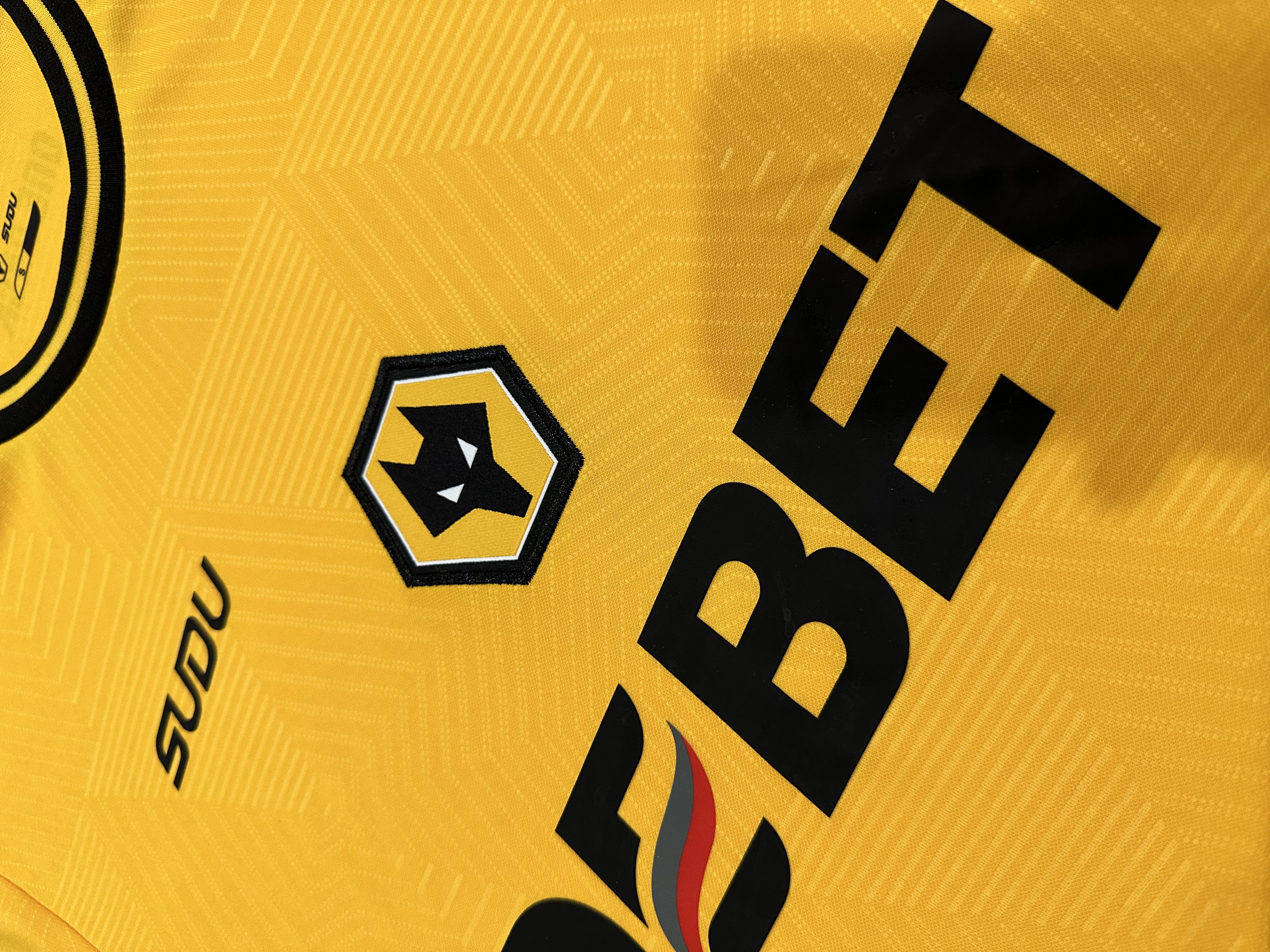 24-25 Wolves home jersey, Cunha, Larsen, Hwang Hee-chan, Bellgard