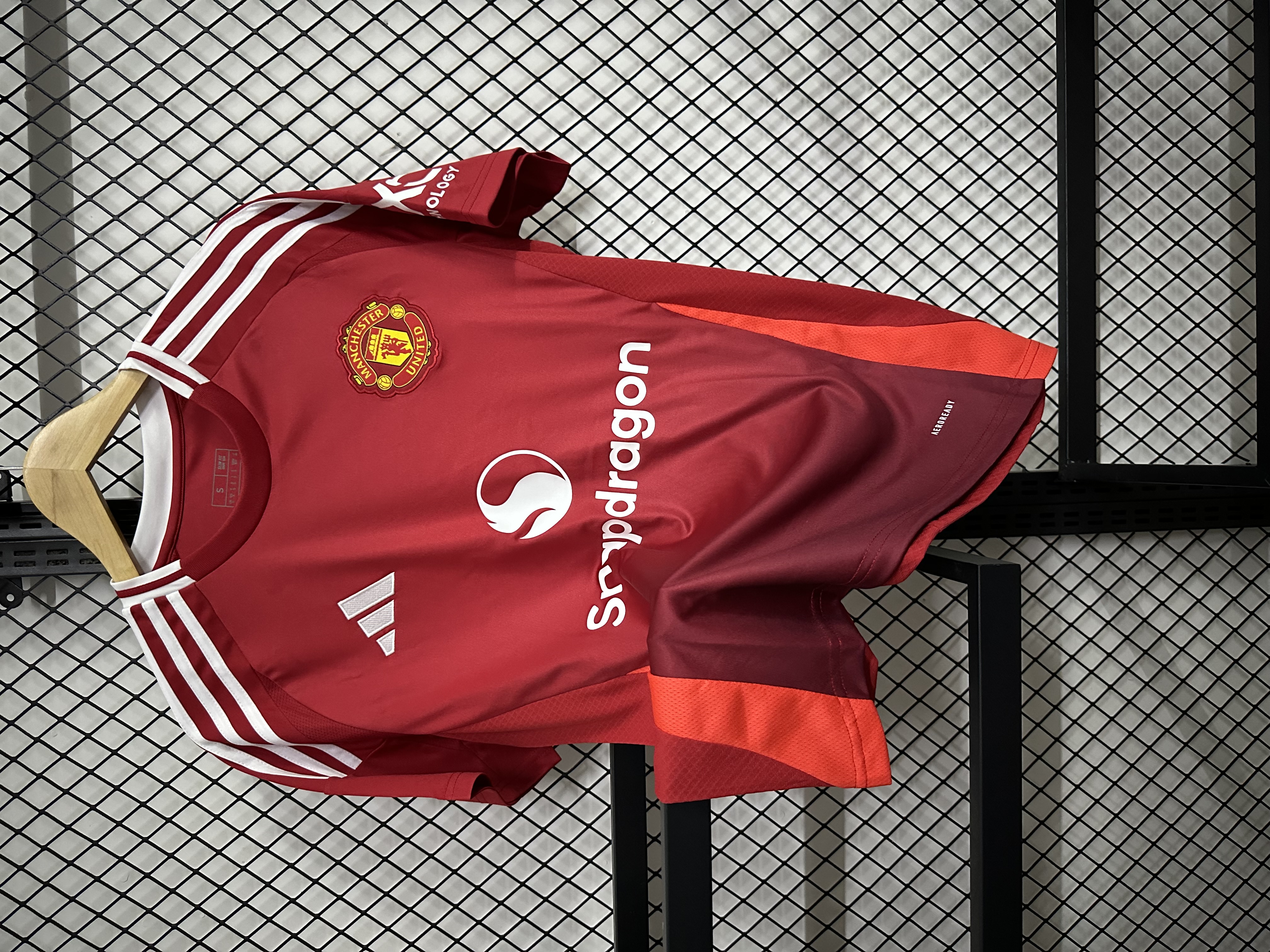 24-25 Manchester United home game