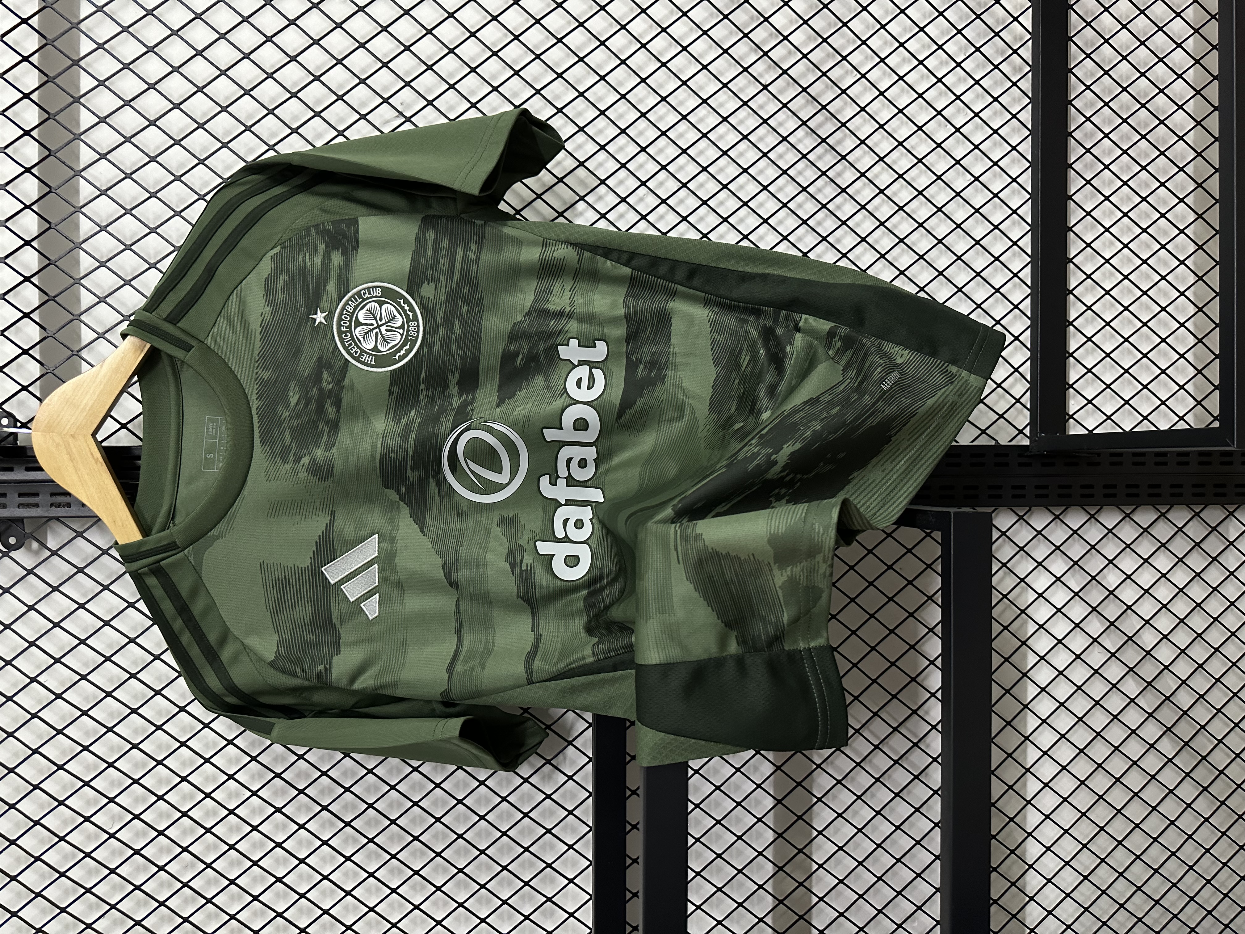 The Celtics' second away game, 24-25