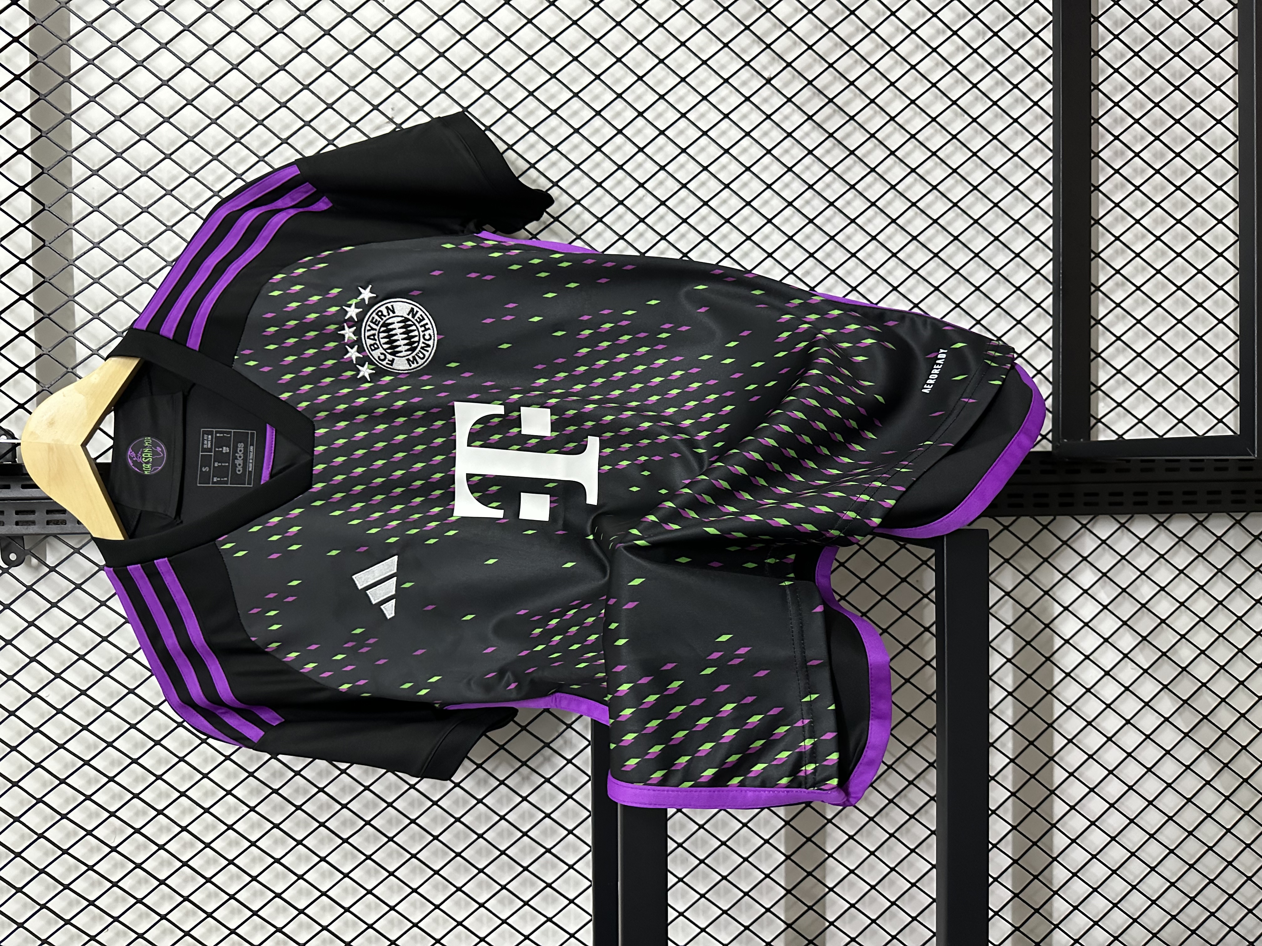 23-24 Bayern Munich away game