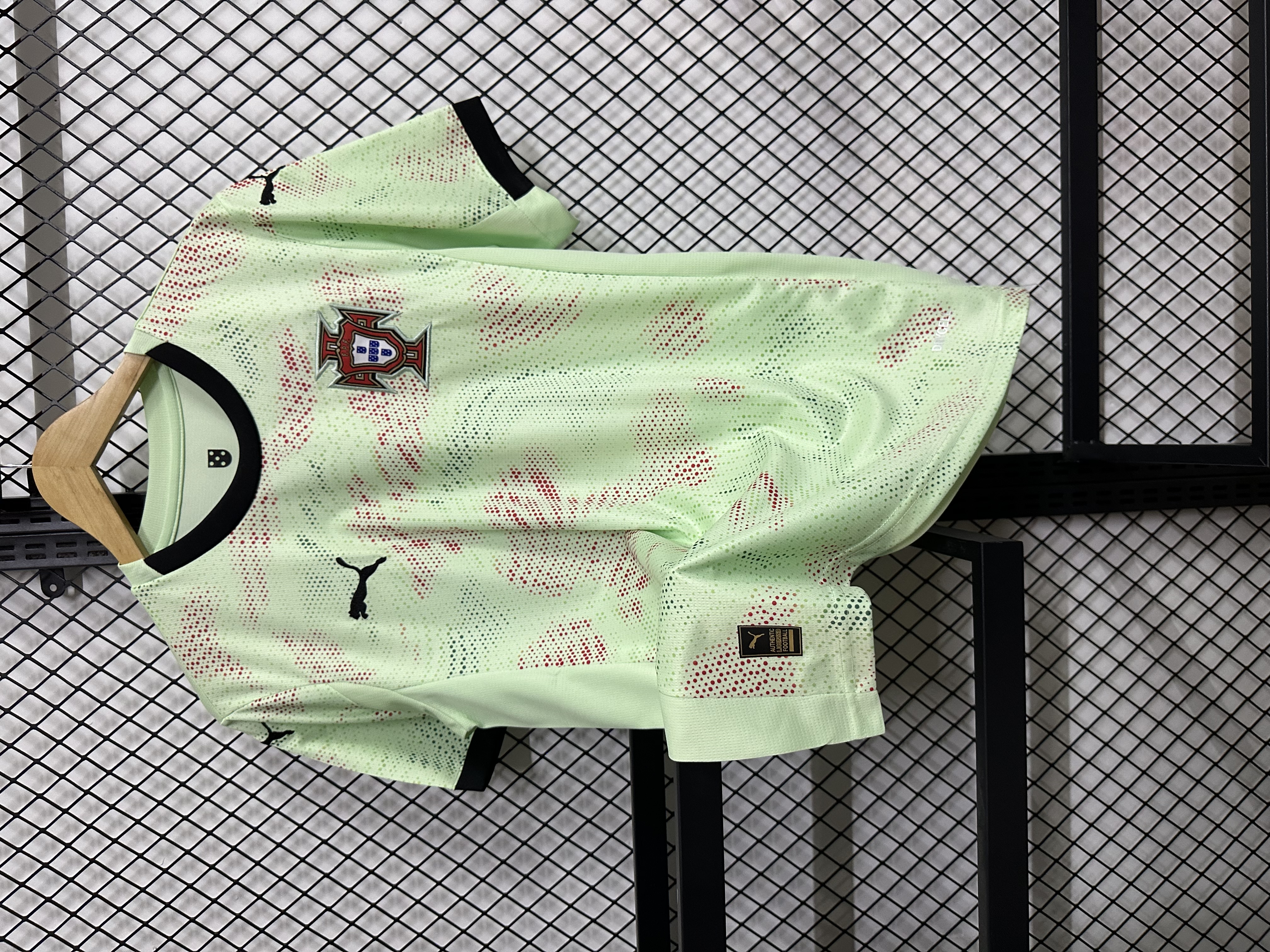 25-26 season Portugal (women's football away) fan version