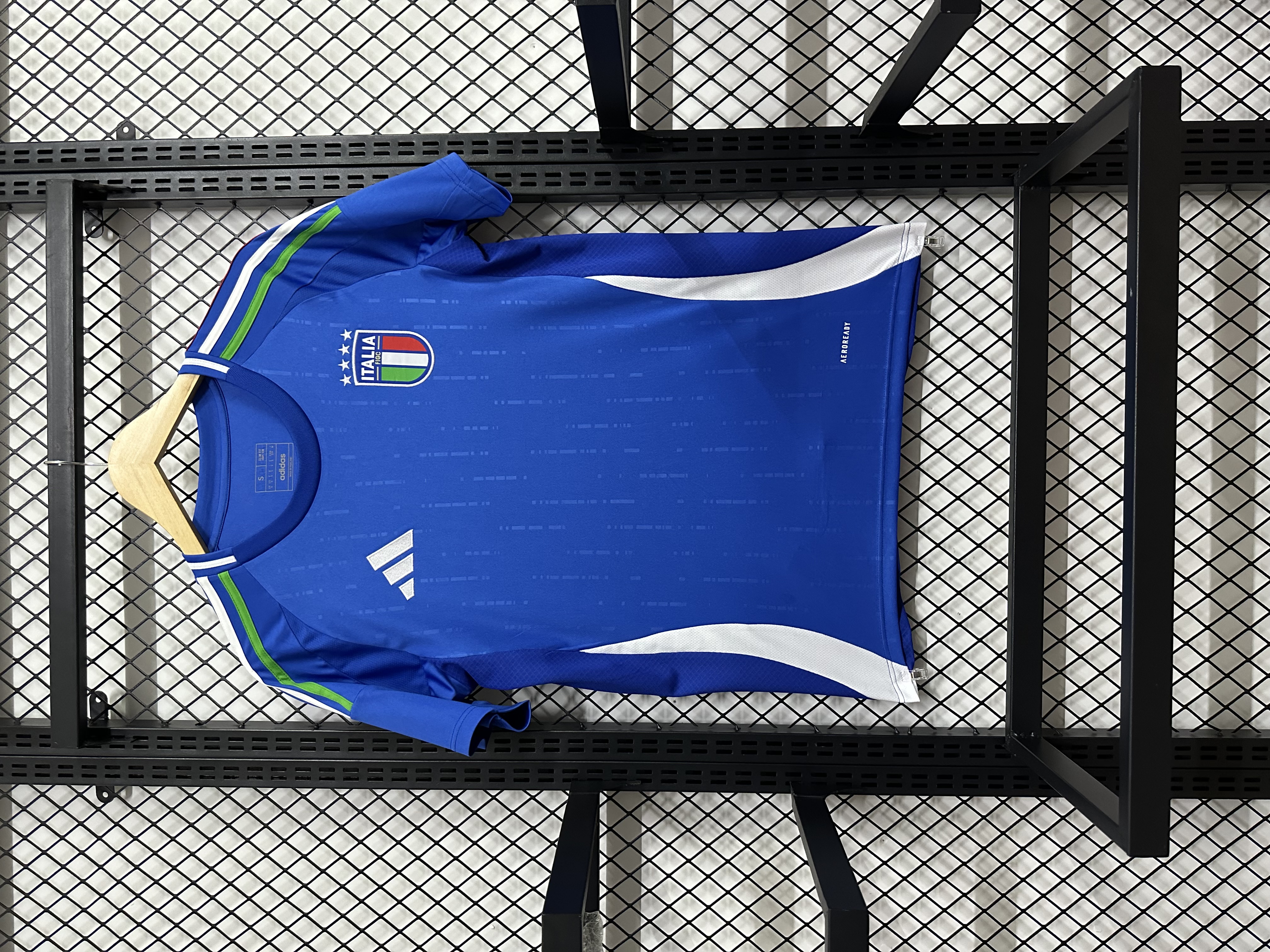 24-25 season Italy home fans version