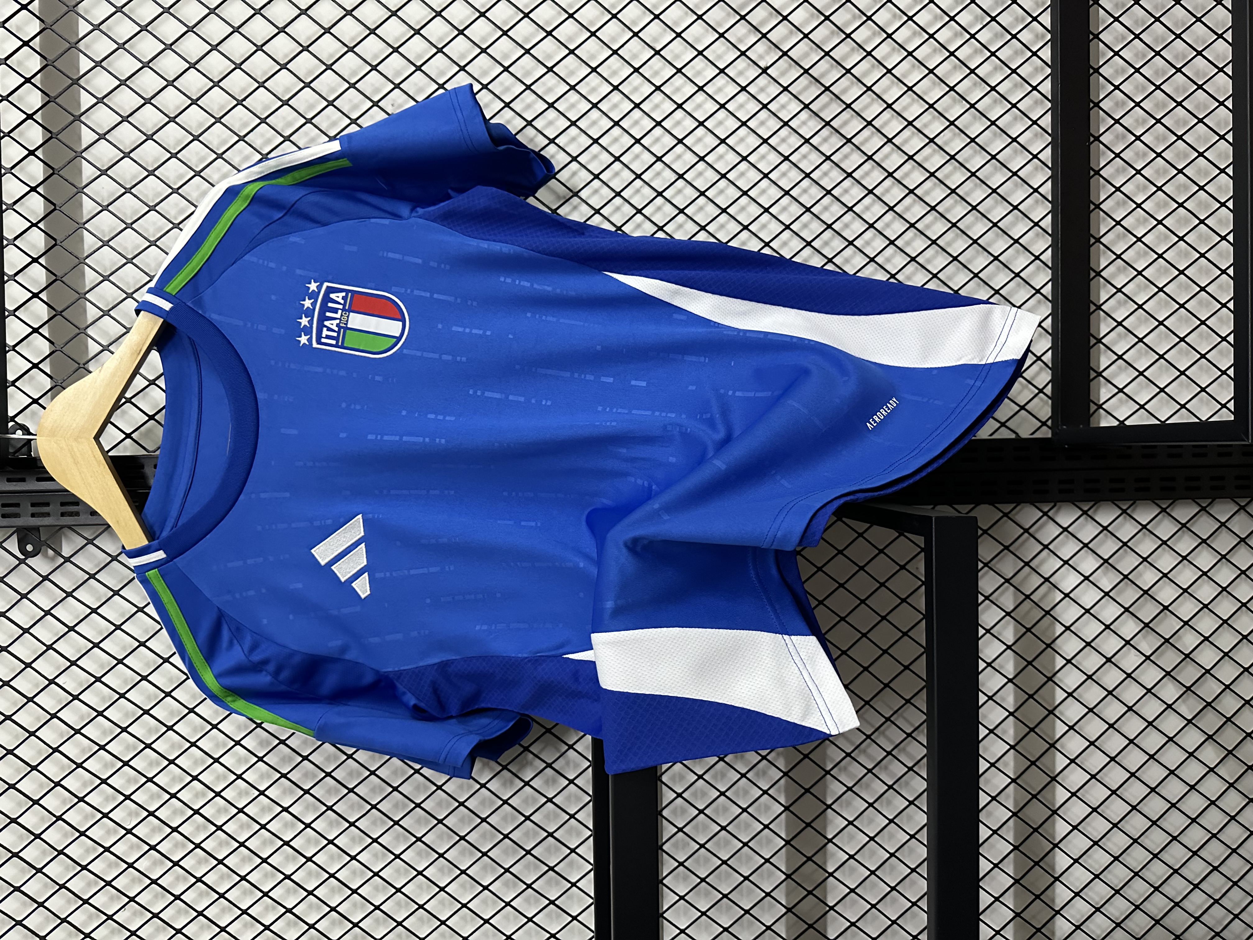 24-25 season Italy home fans version