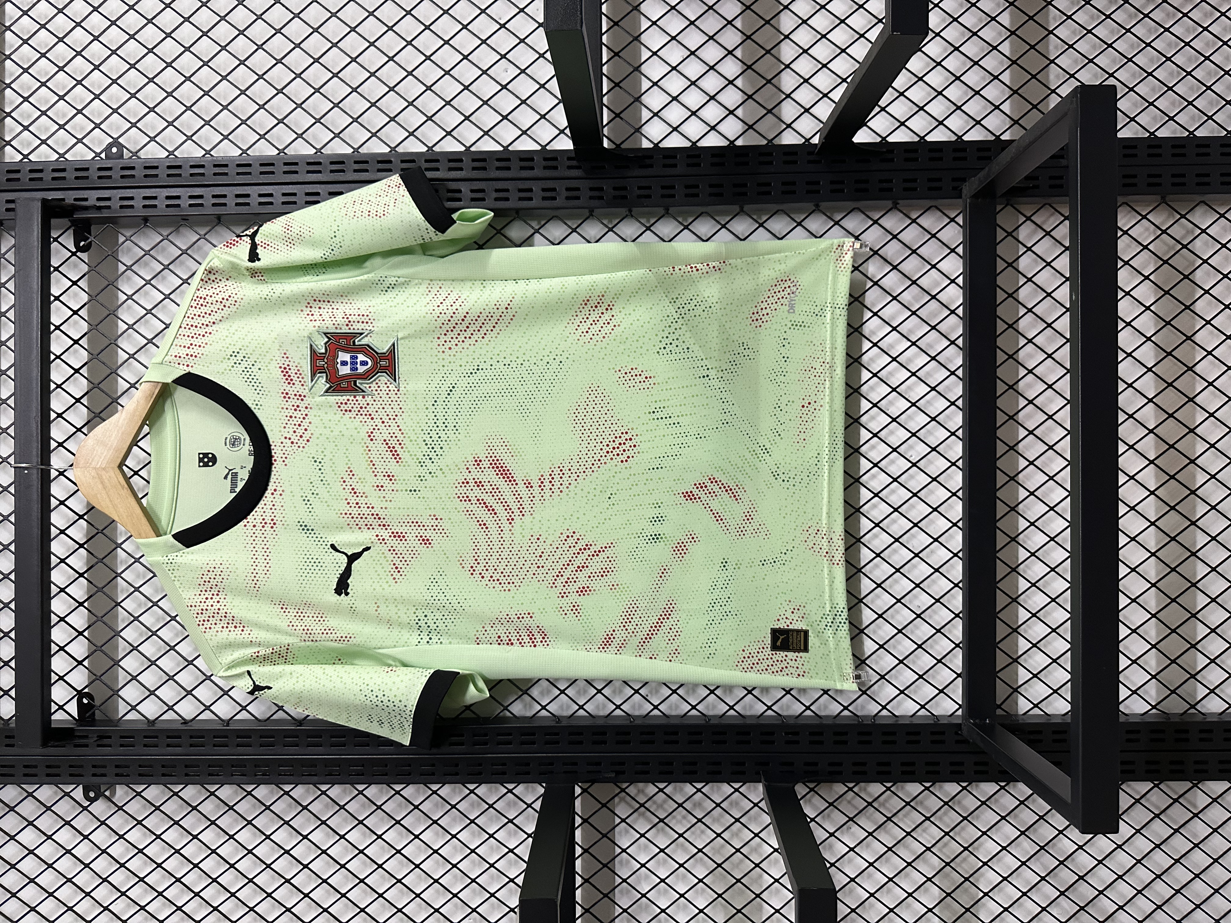 25-26 season Portugal (women's football away) fan version