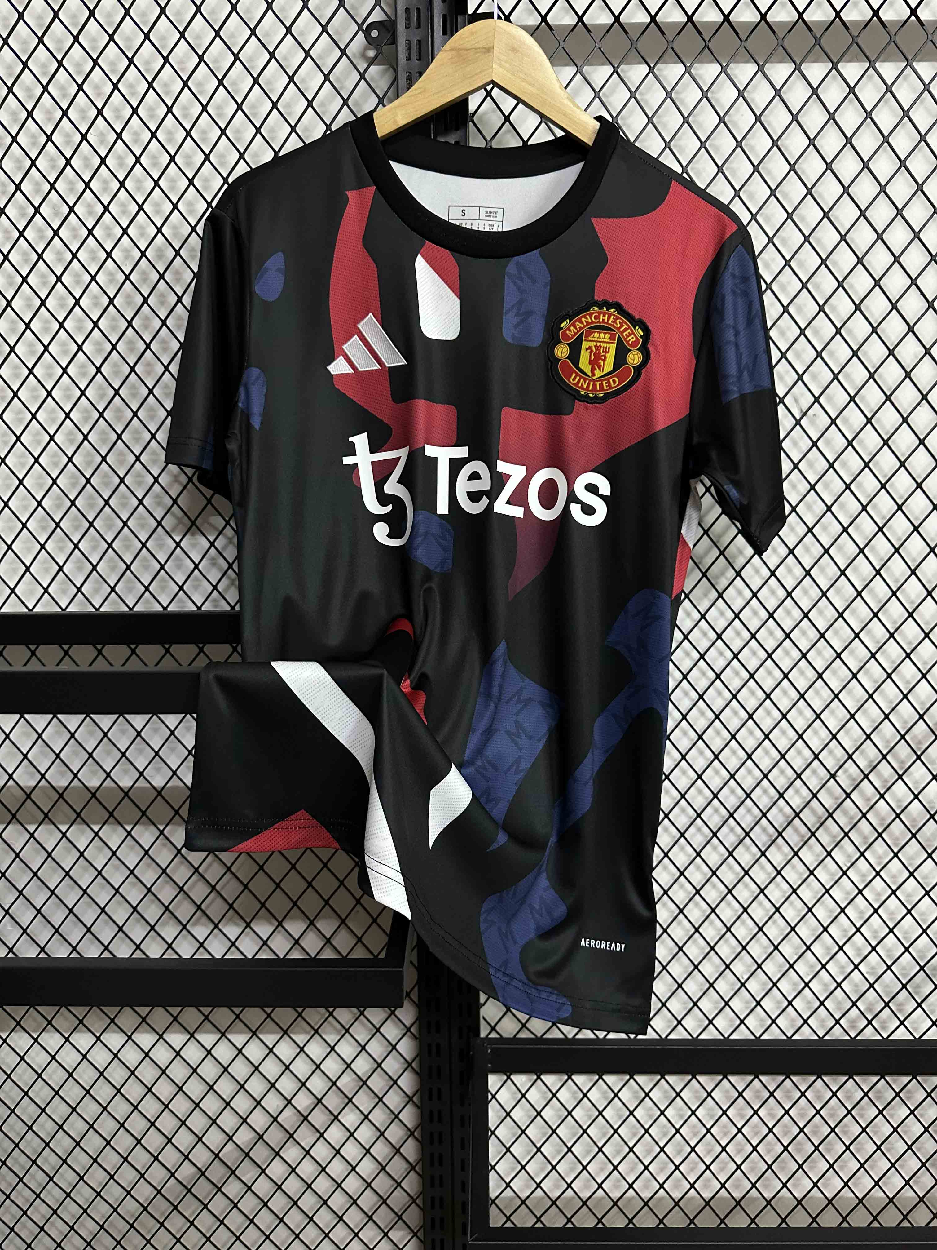 24-25 Manchester United training uniform