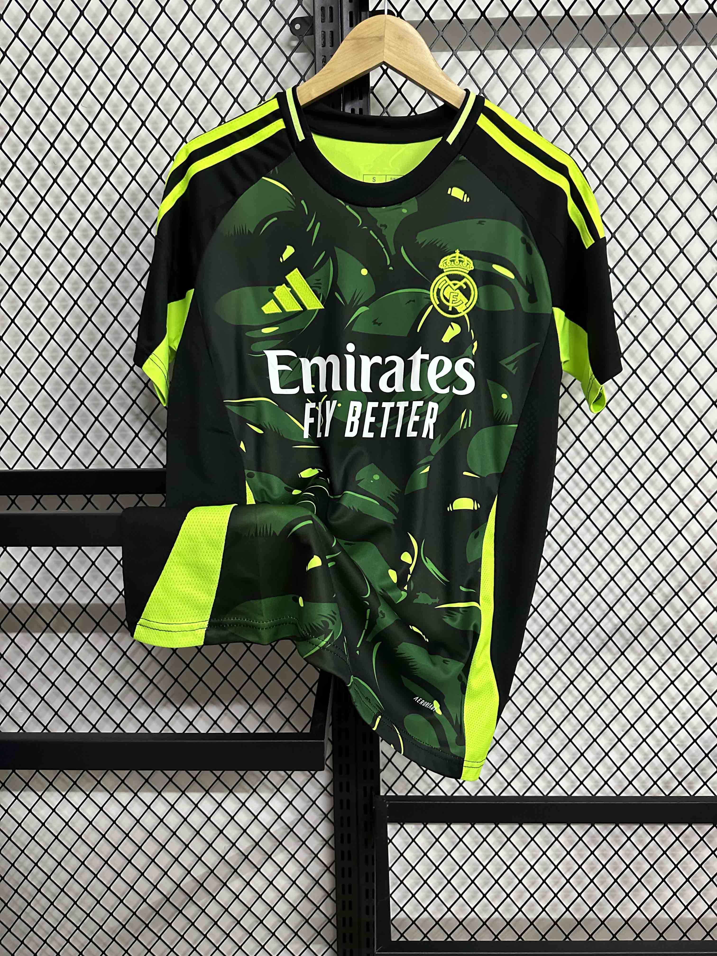 24-25 Real Madrid training uniform green S-4X
