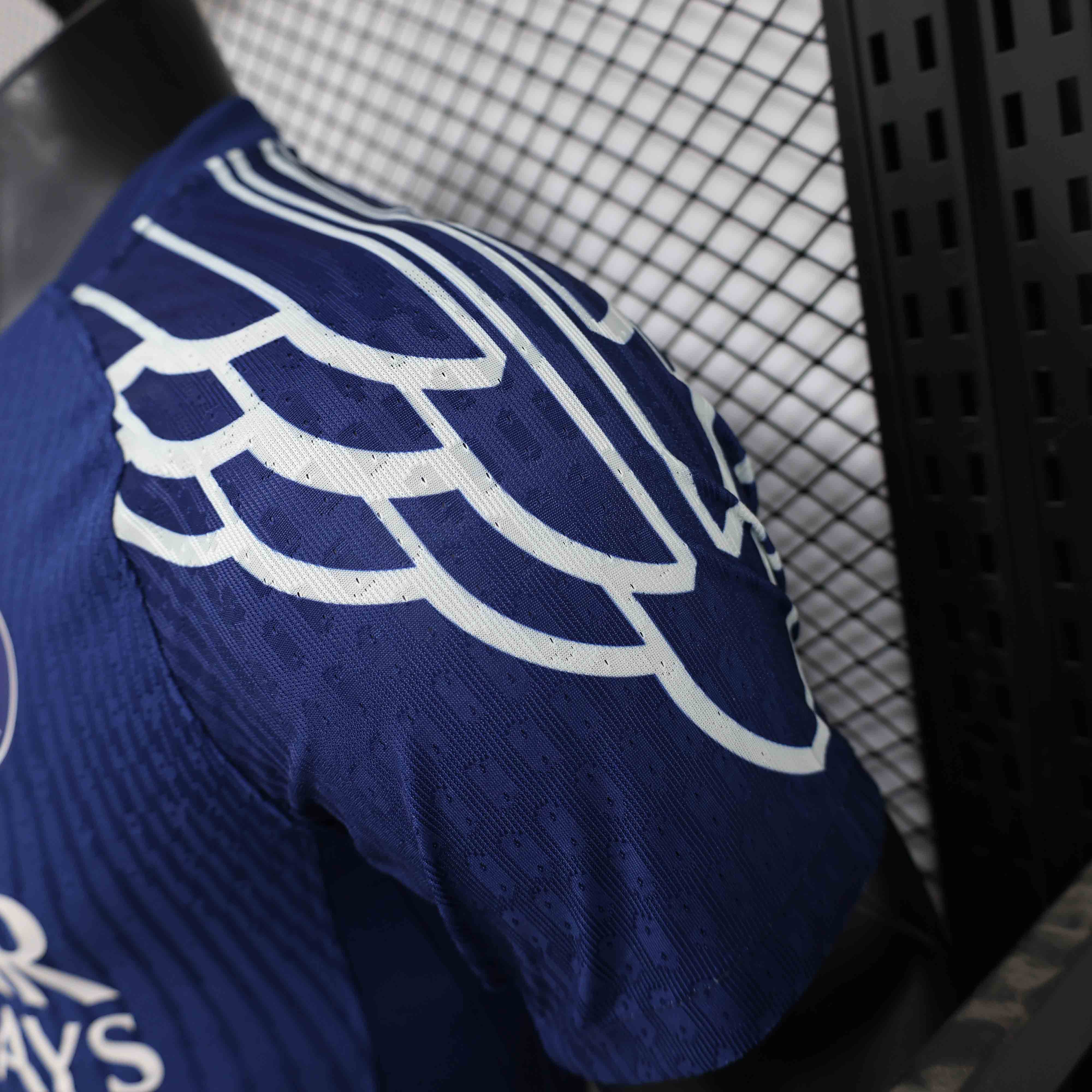 25-26 season Paris Saint-Germain player version of the new away jersey