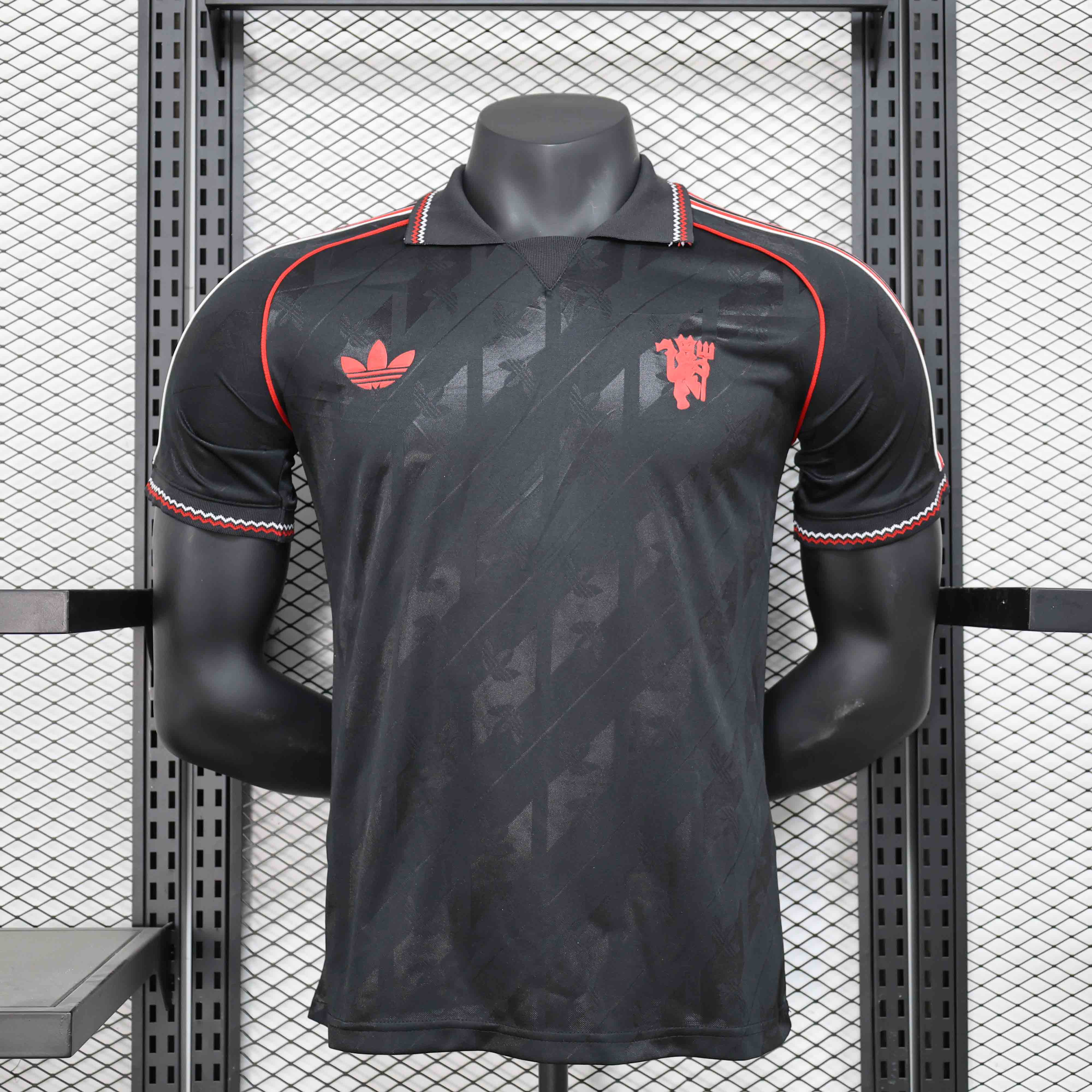 24-25 season Manchester United retro black jersey