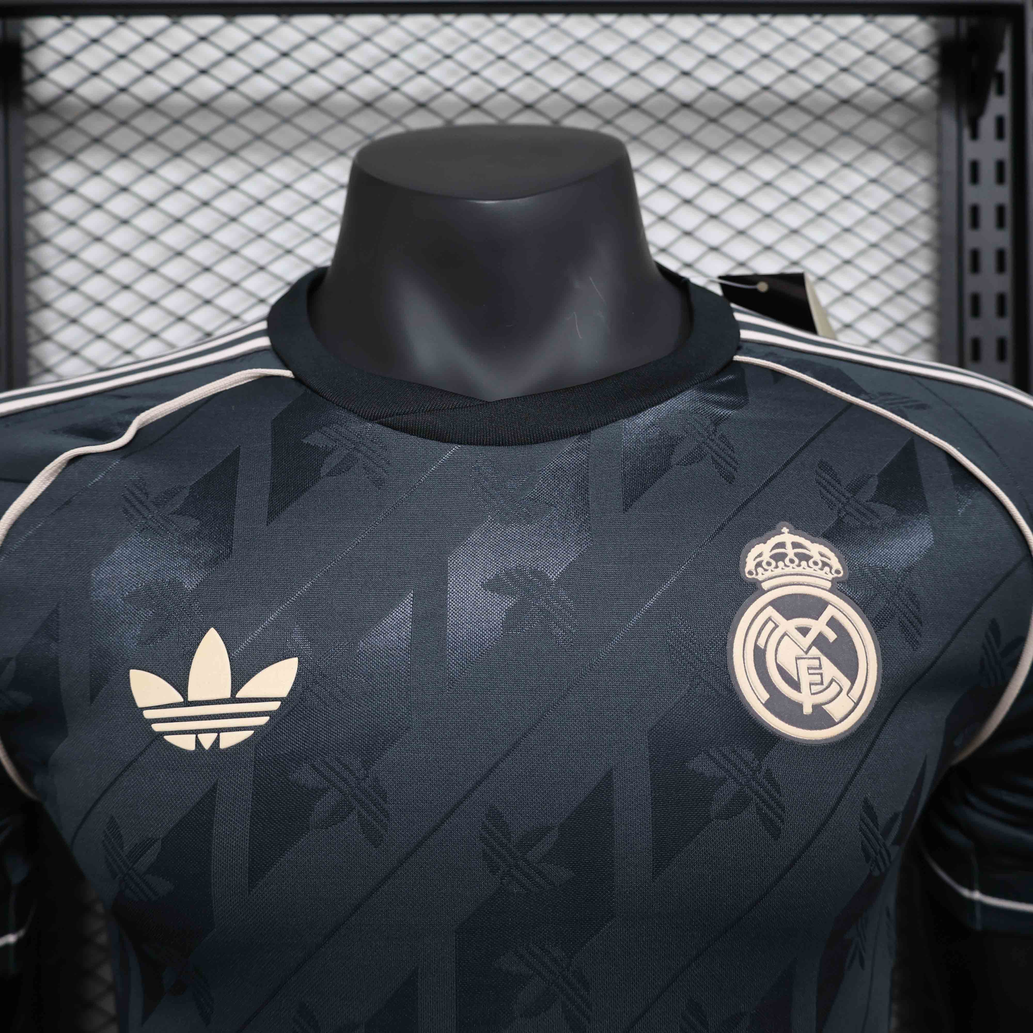25-26 season retro Real Madrid player version jersey