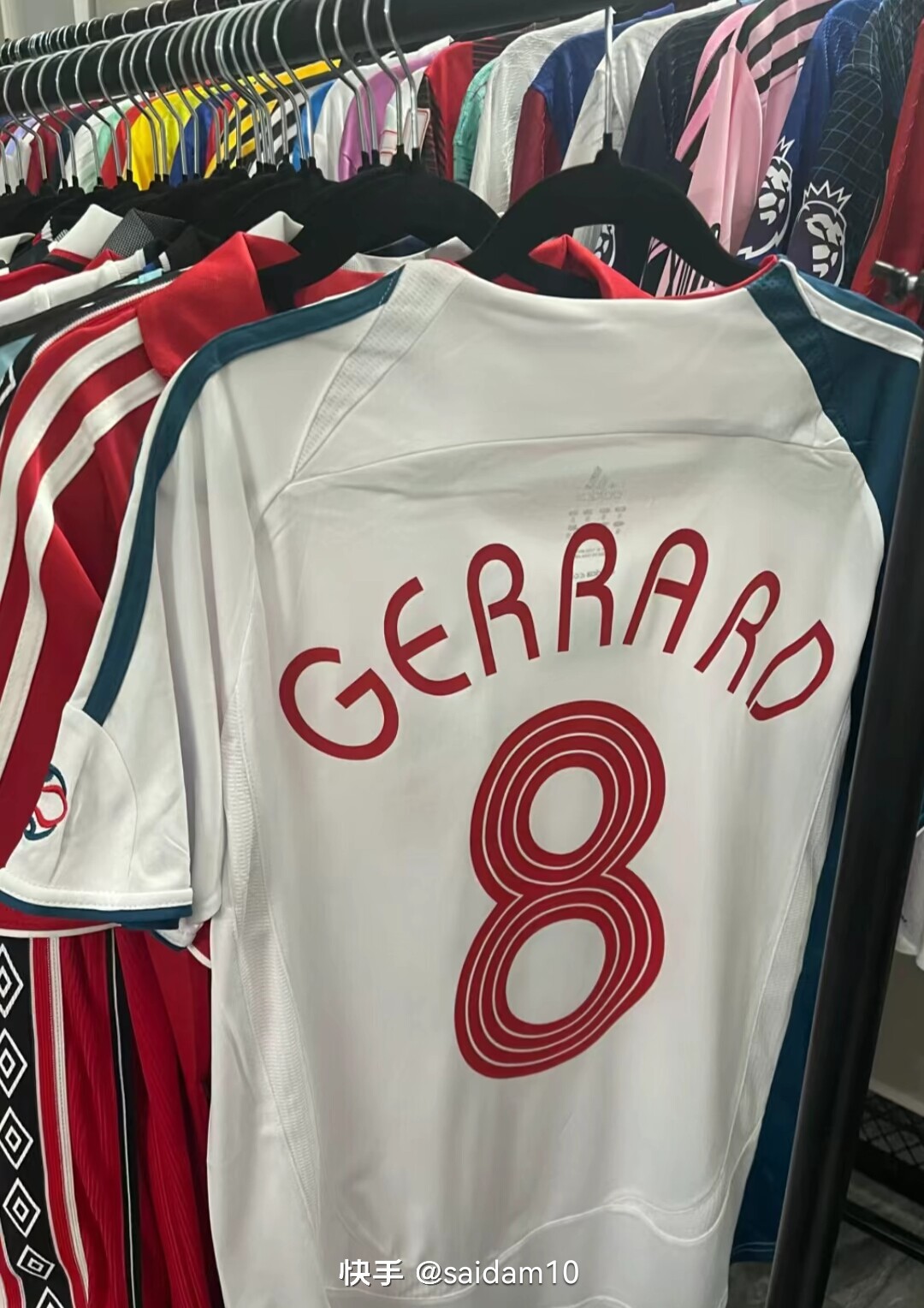 The No. 8 jersey worn by Liverpool away in the 2006-2008 season