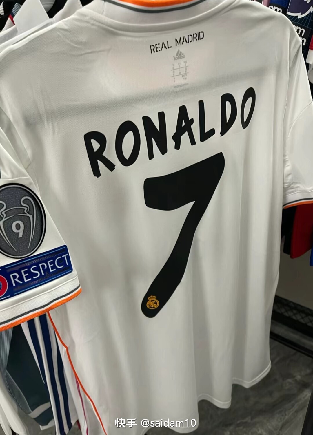 Cristiano Ronaldo wore the No. 7 jersey for Real Madrid in the away games of the 2013-14 UEFA Champions League