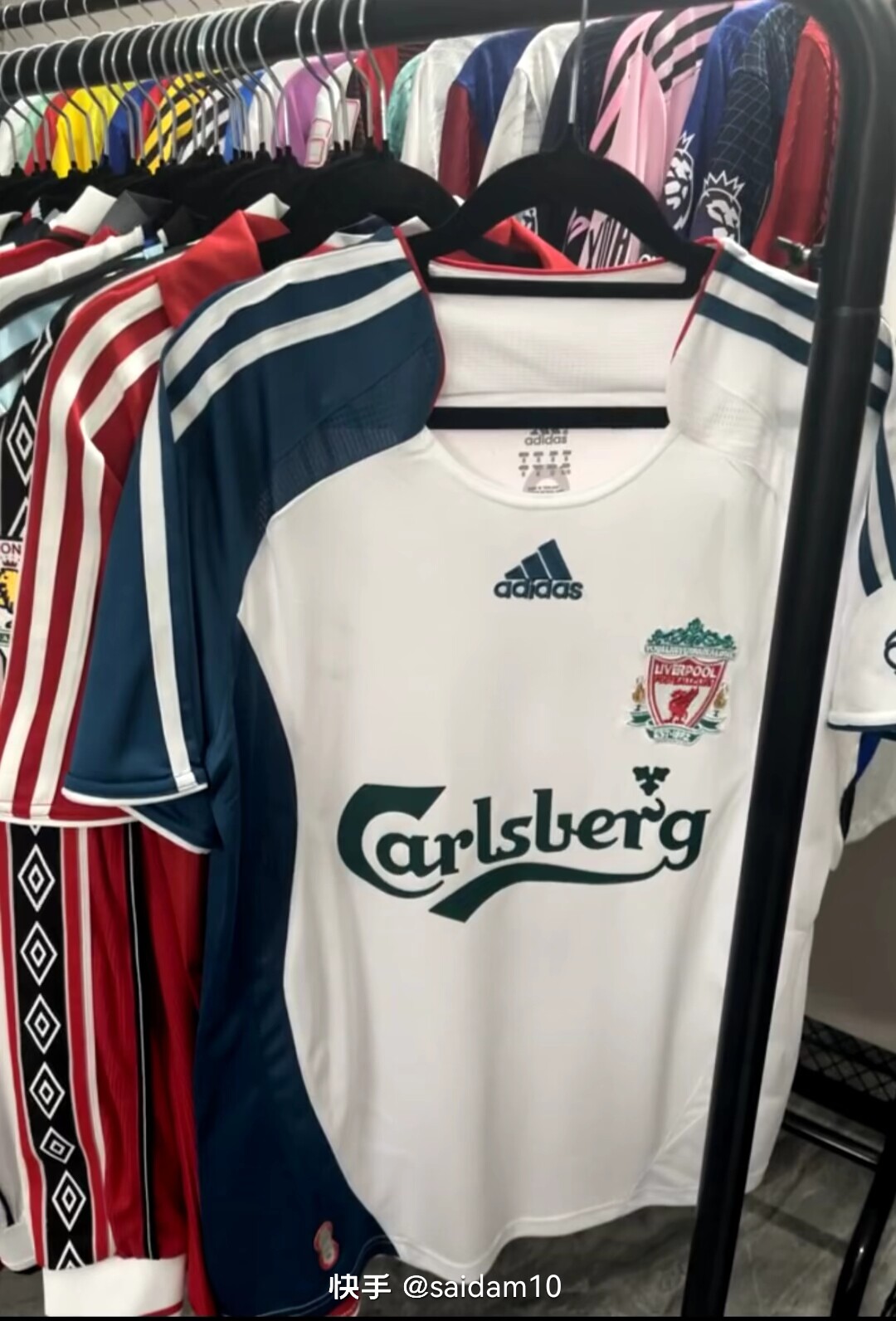 The No. 8 jersey worn by Liverpool away in the 2006-2008 season