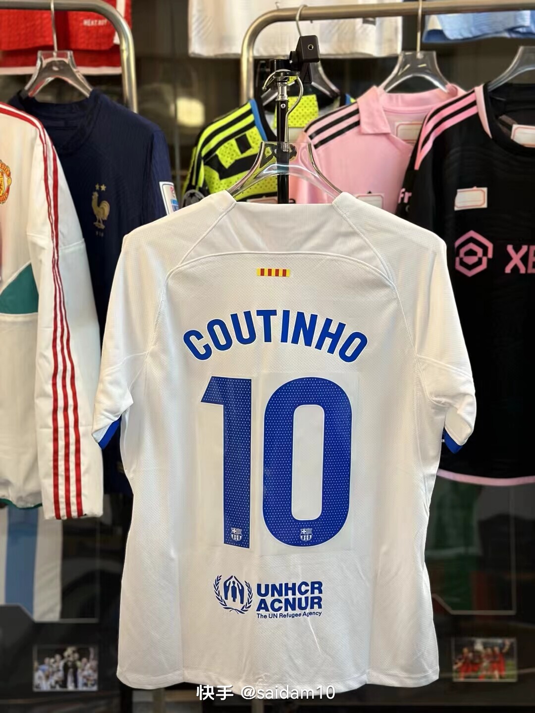 The away jersey of Barcelona 23-24