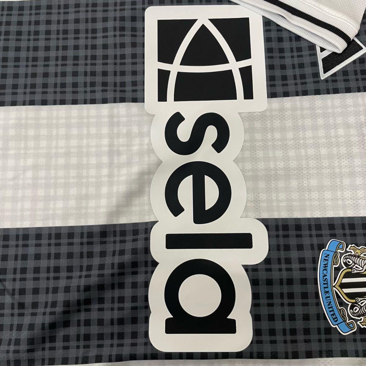 25-26 Newcastle United home jersey, Isaac, Harvey Barnes, Anthony Gordon, Osula