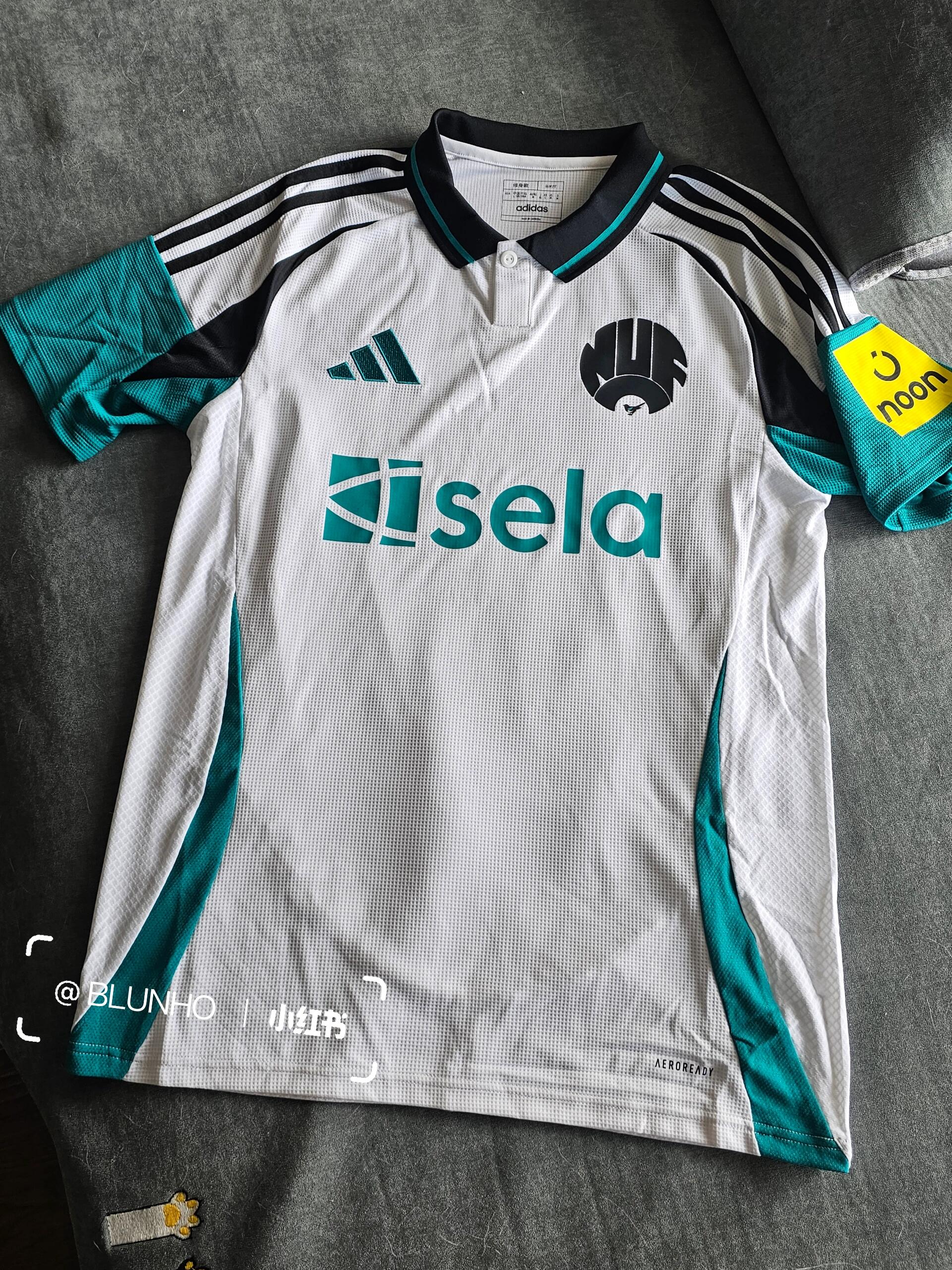 24-25 Newcastle United away jersey, Isaac, Harvey Barnes, Anthony Gordon, Osula
