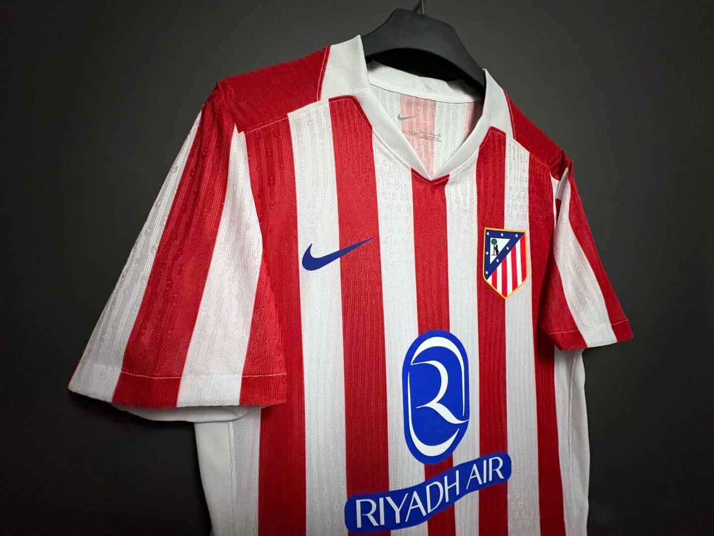 25-26 season Atletico Madrid home jersey Alvarez, Alexander Soros, Griezmann