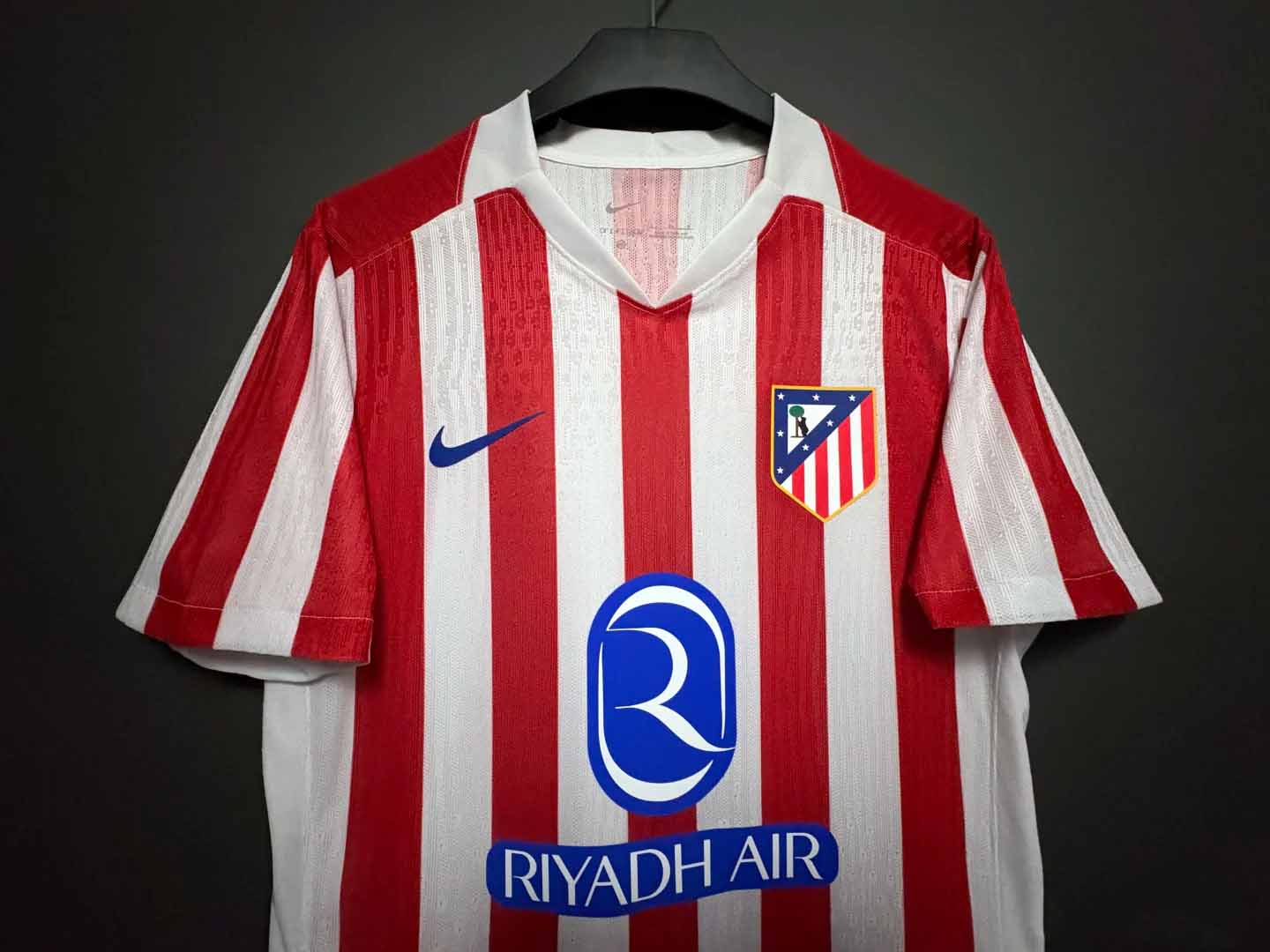 25-26 season Atletico Madrid home jersey Alvarez, Alexander Soros, Griezmann