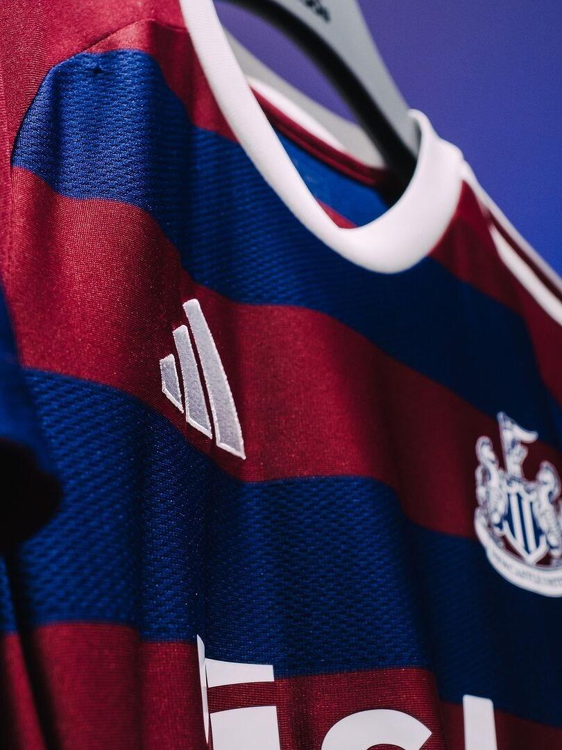 24-25 Newcastle United away jersey, Isaac, Harvey Barnes, Anthony Gordon, Osula