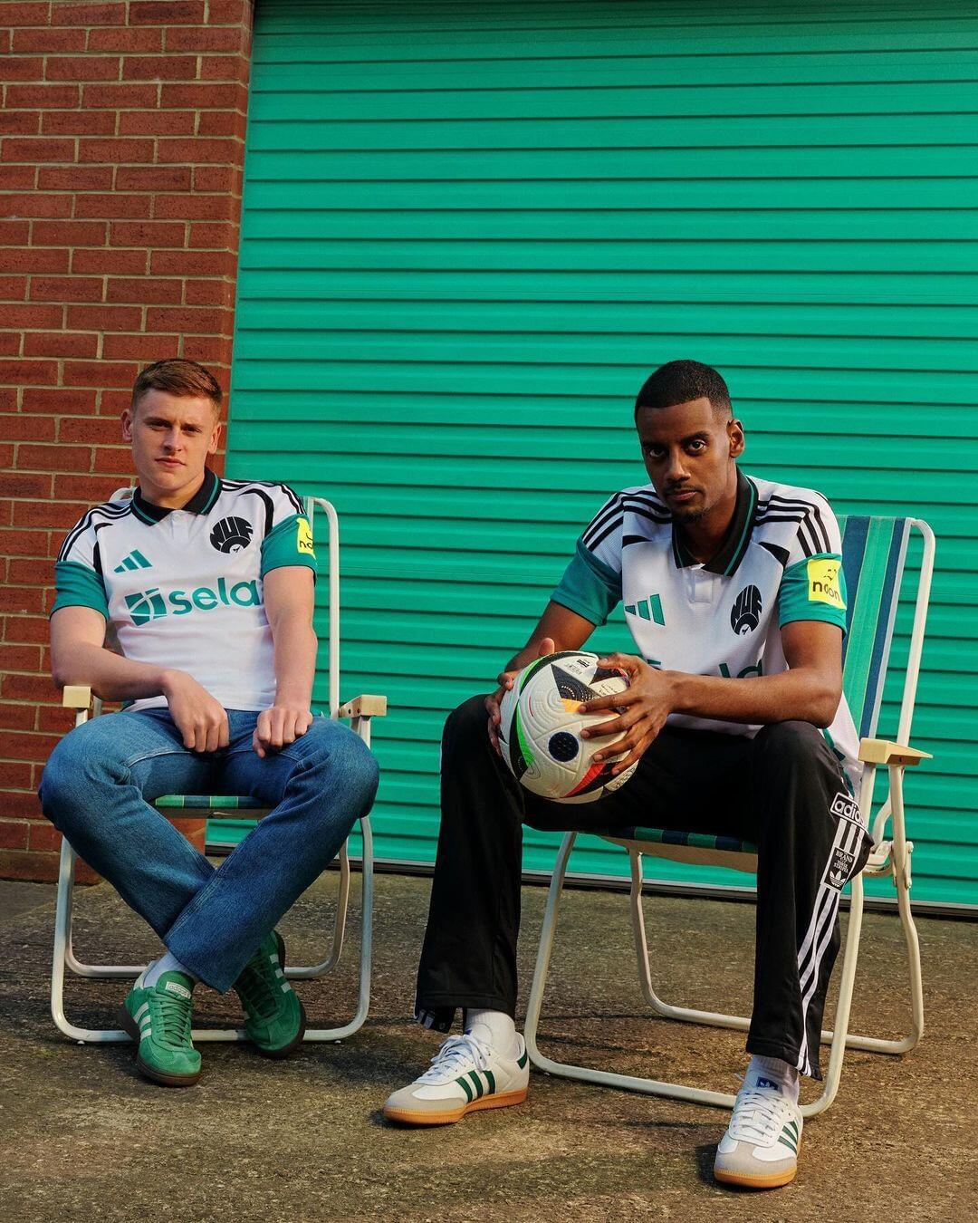 24-25 Newcastle United away jersey, Isaac, Harvey Barnes, Anthony Gordon, Osula