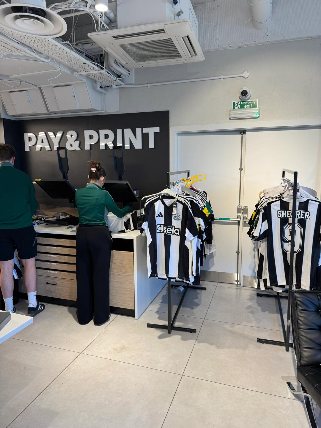 24-25 Newcastle United Champions Edition Jersey, Isaac, Harvey Barnes, Anthony Gordon, Ossula