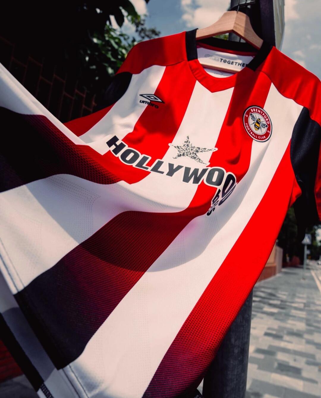 24-25 season Brentford home jersey, Mbeumo, Visa, Shad, Carvalho