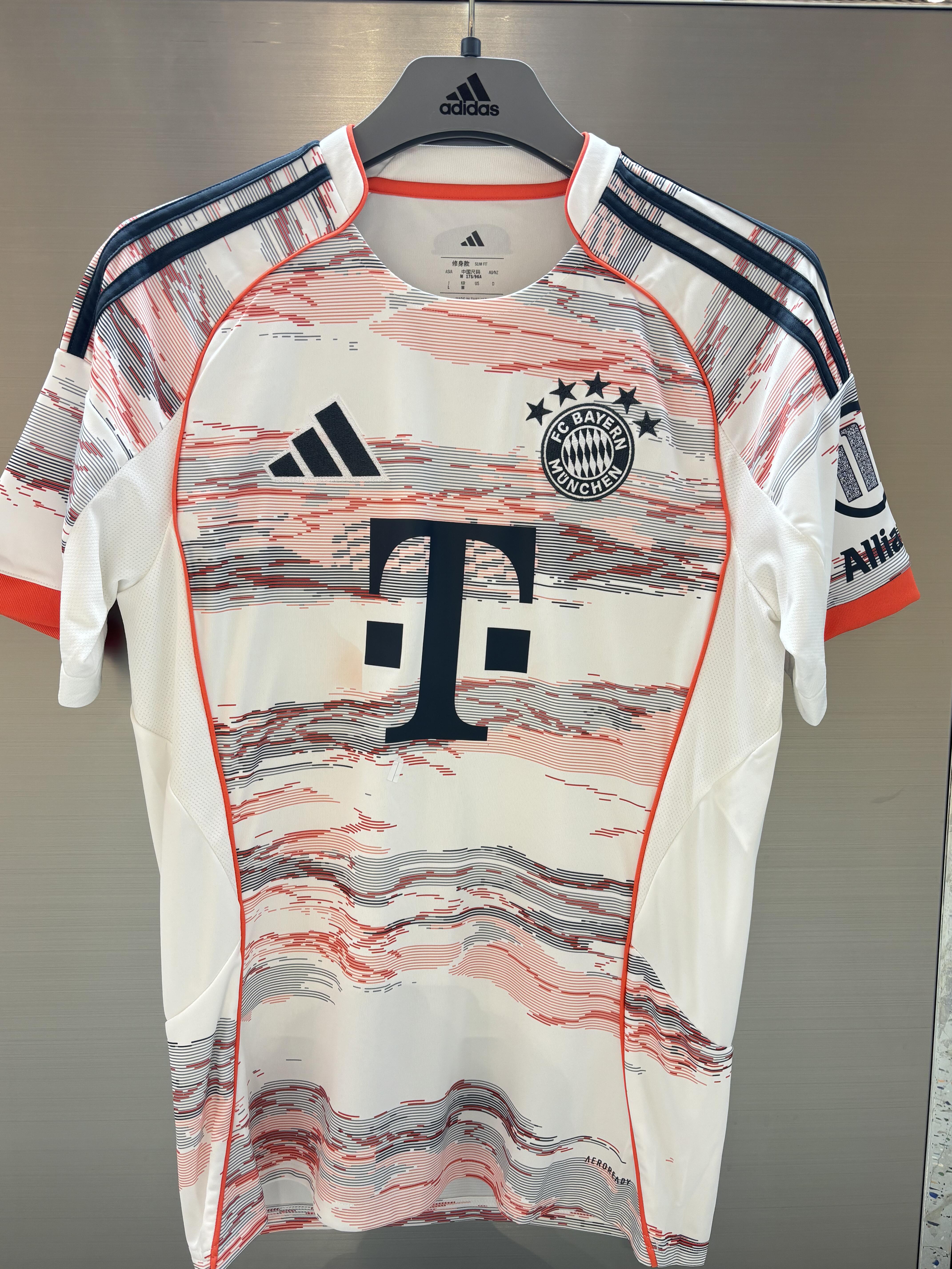 25-26 season Bayern Munich away jersey, Muller, Kane, Olise, Coman