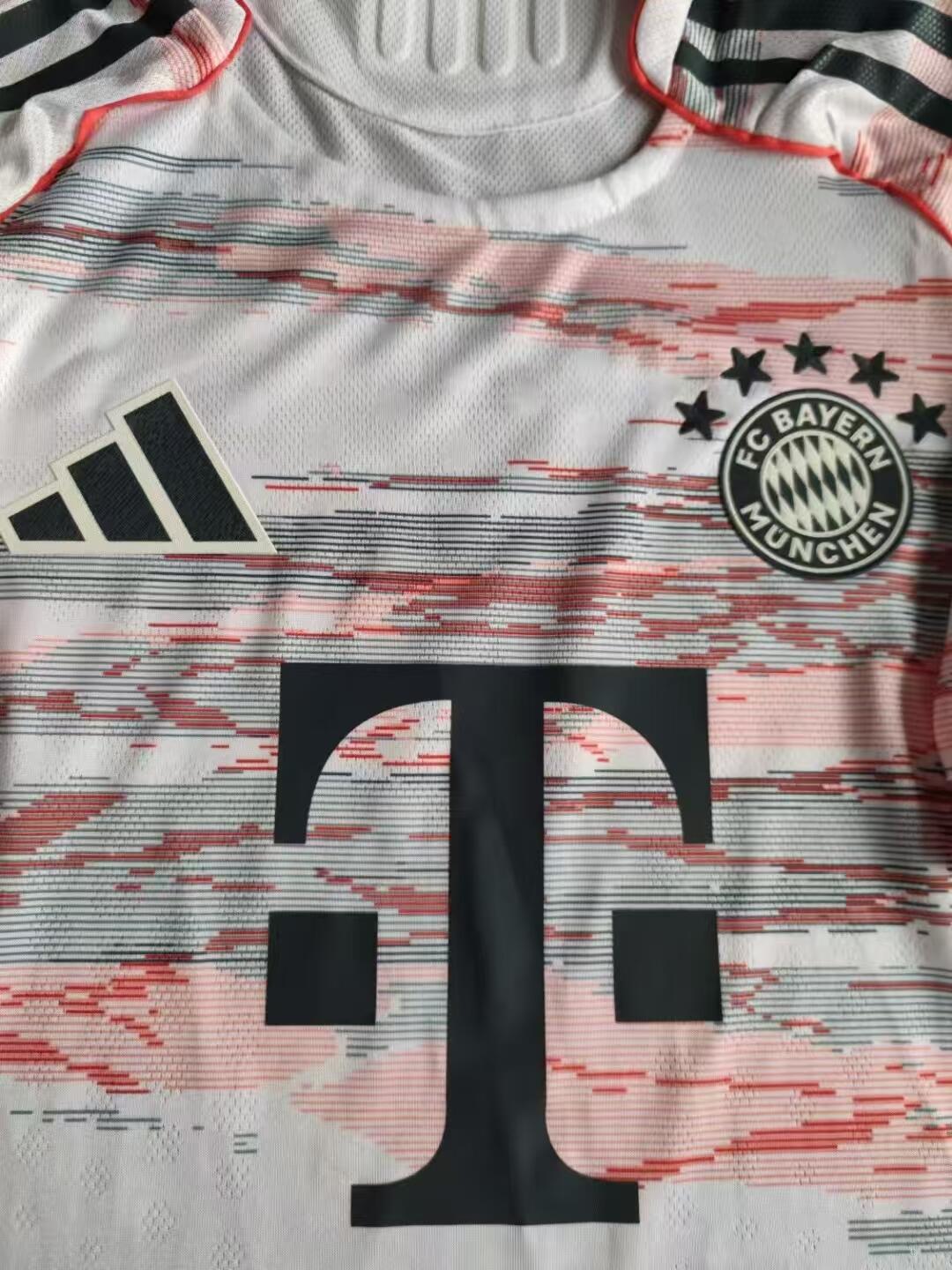25-26 season Bayern Munich Muller commemorative jersey