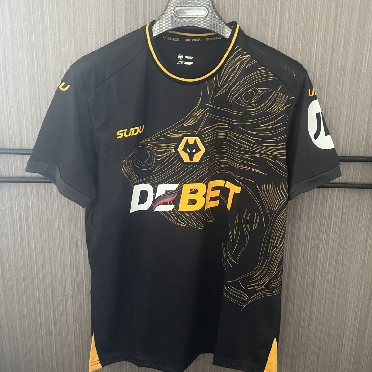 24-25 Wolves away jersey, Cunha, Larsen, Hwang Hee-chan, Bellgard