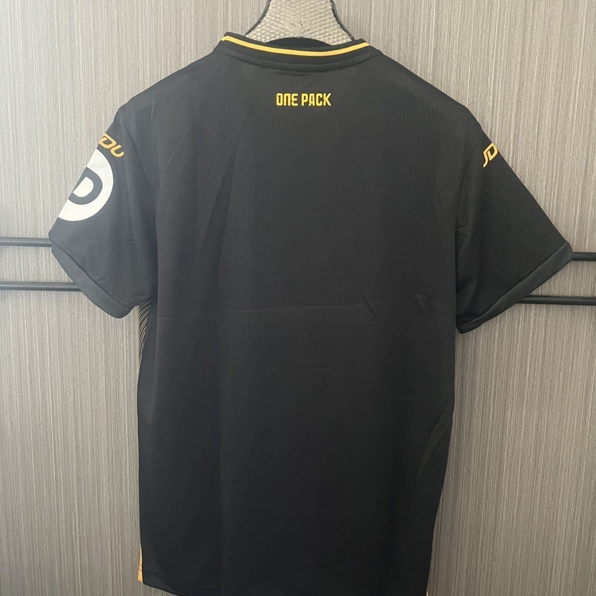 24-25 Wolves away jersey, Cunha, Larsen, Hwang Hee-chan, Bellgard