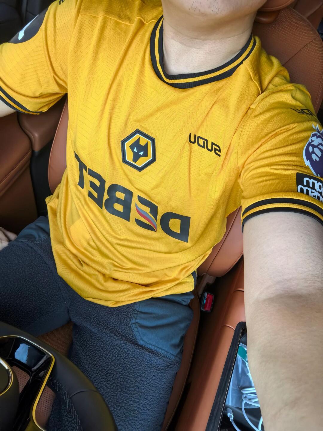 24-25 Wolves home jersey, Cunha, Larsen, Hwang Hee-chan, Bellgard