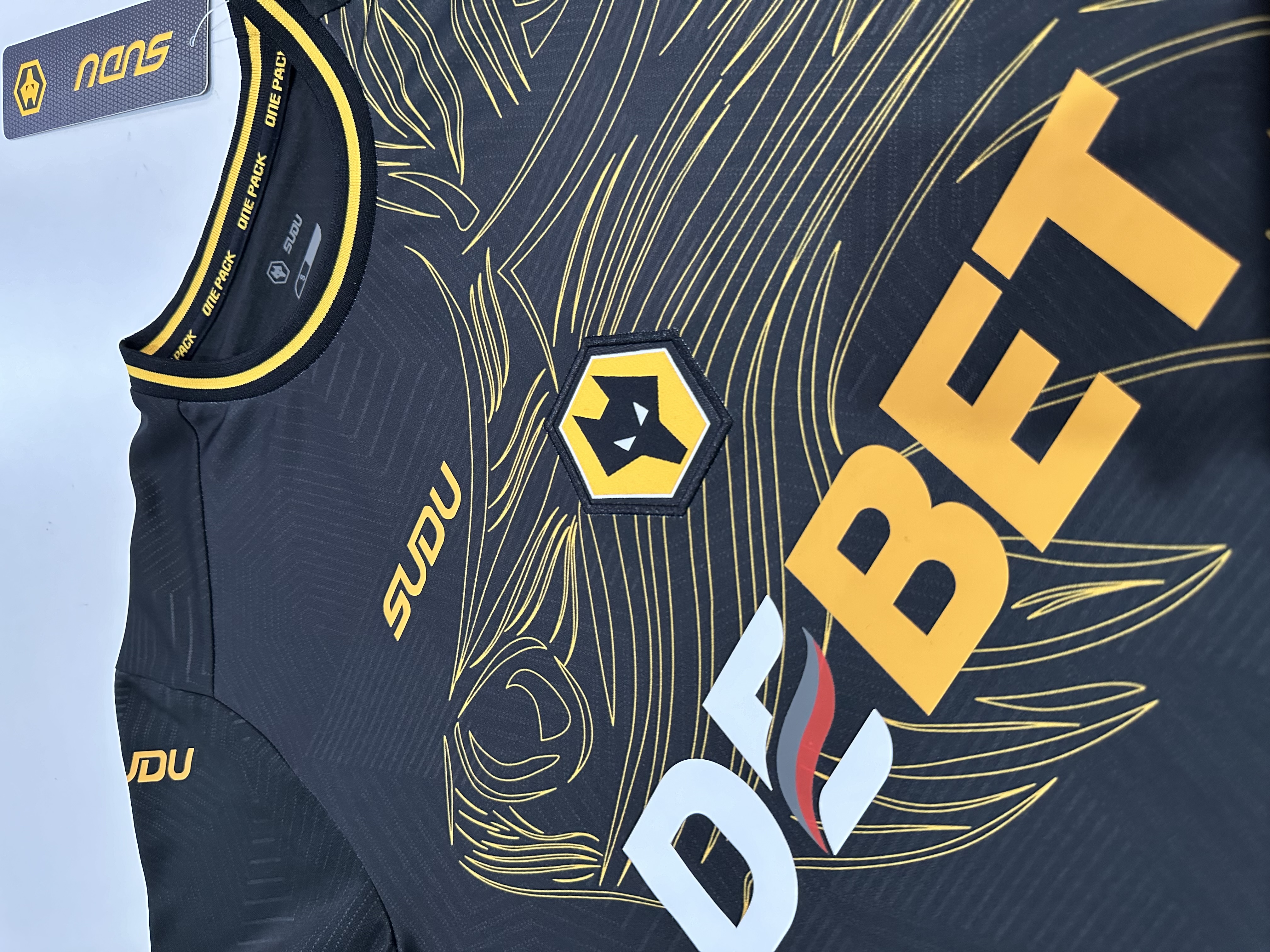 24-25 Wolves away jersey, Cunha, Larsen, Hwang Hee-chan, Bellgard