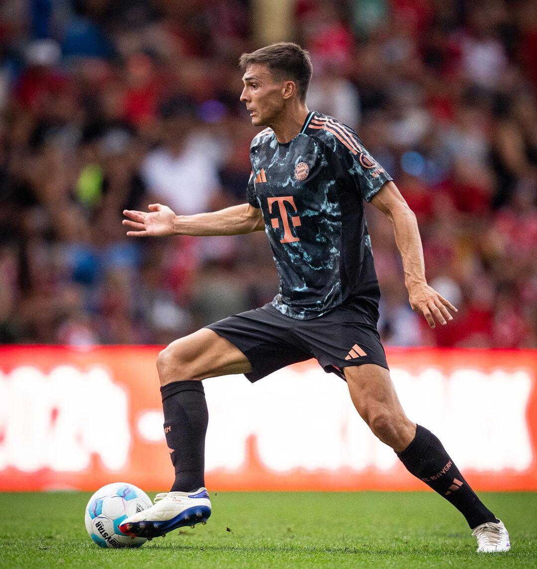 24-25 season Bayern Munich away jersey, Muller, Kane, Olise, Coman