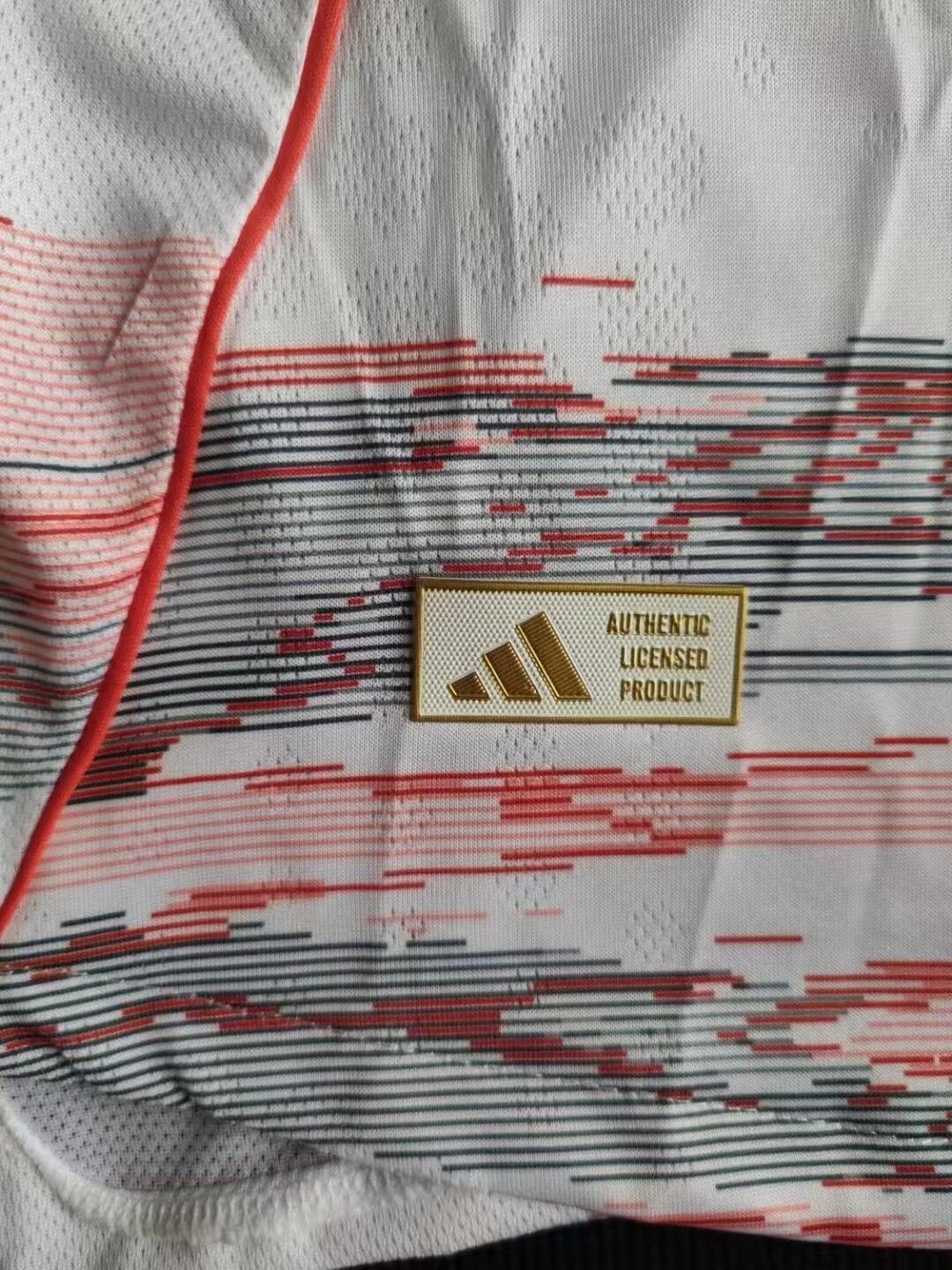 25-26 season Bayern Munich Muller commemorative jersey