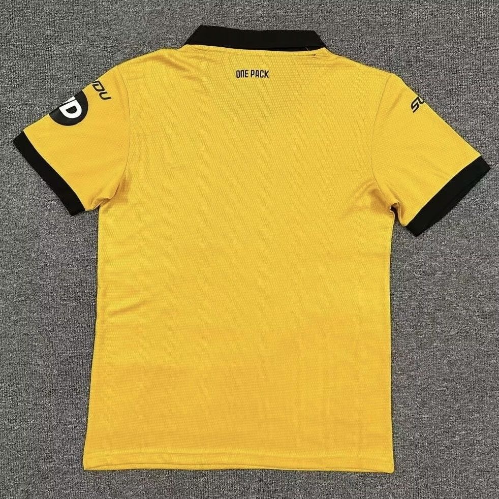 25-26 Wolves home jersey, Cunha, Larsen, Hwang Hee-chan, Bellgard