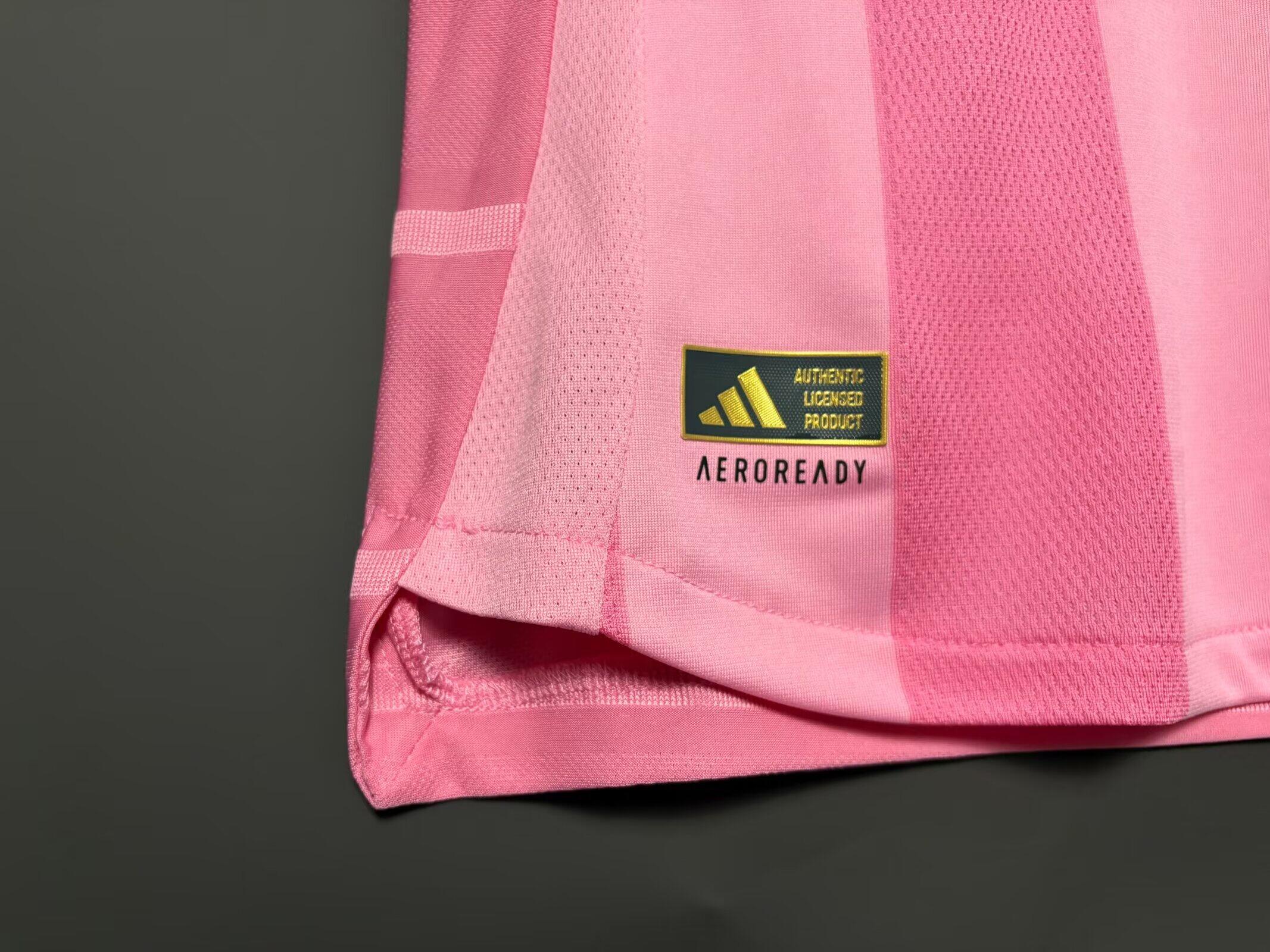 25-26 season Miami home jersey, No. 10 Messi, No. 21 Allende, No. 9 Suarez, No. 30 Kremaschi