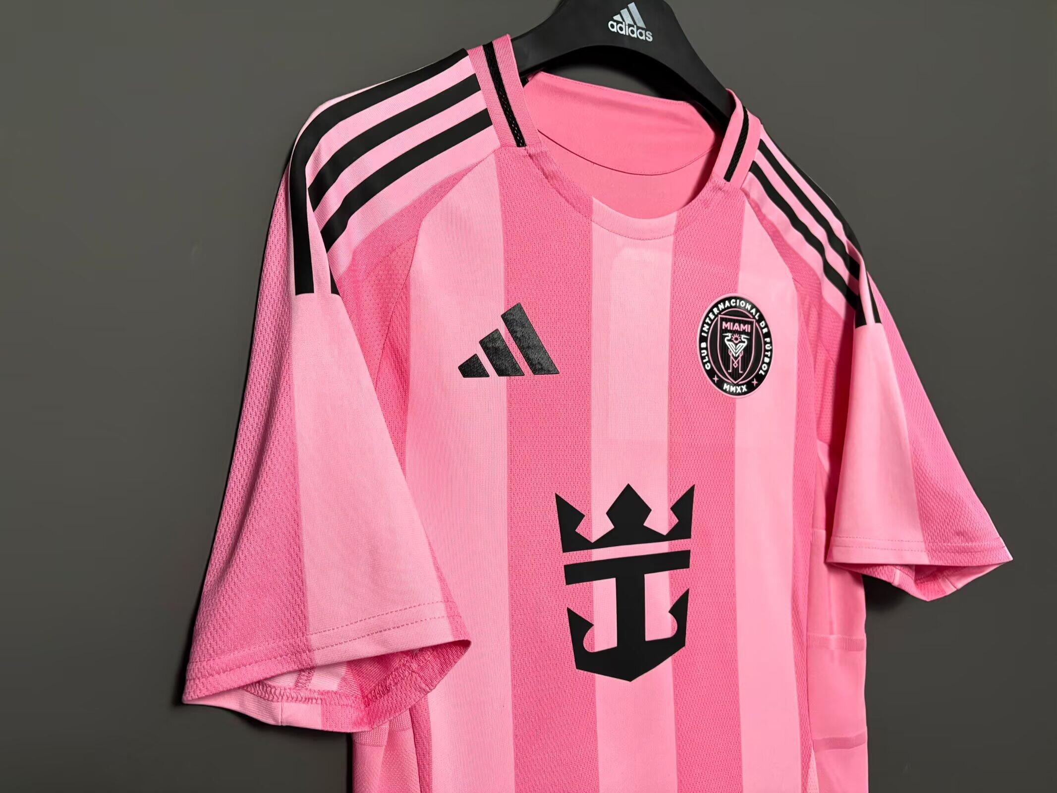 25-26 season Miami home jersey, No. 10 Messi, No. 21 Allende, No. 9 Suarez, No. 30 Kremaschi