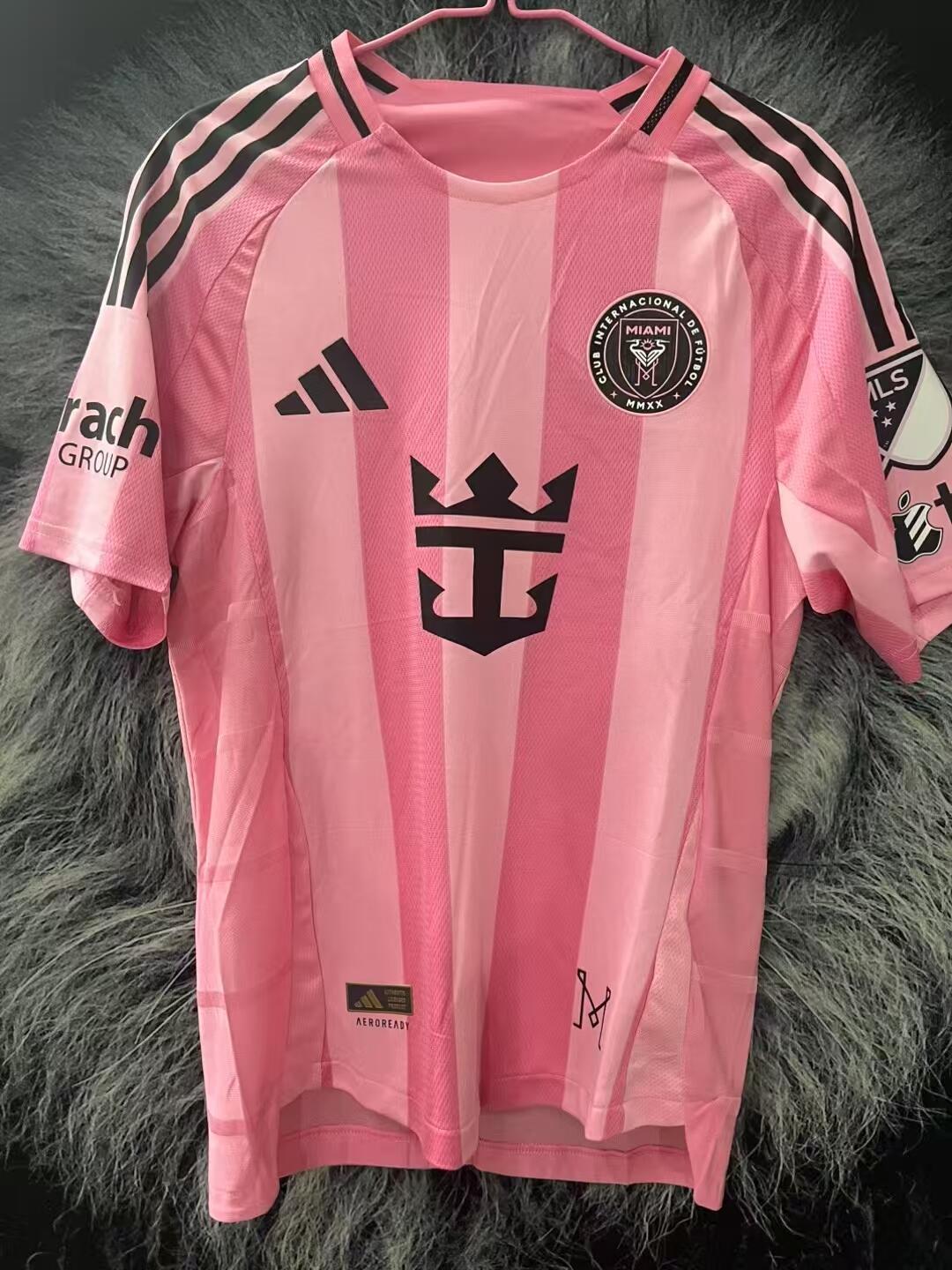 25-26 season Miami home jersey, No. 10 Messi, No. 21 Allende, No. 9 Suarez, No. 30 Kremaschi