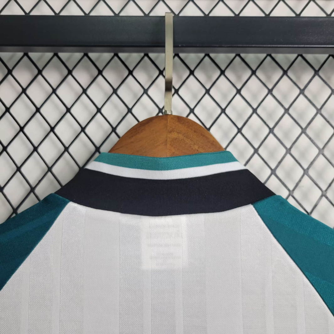 93/95 Retro Liverpool Away Shirt