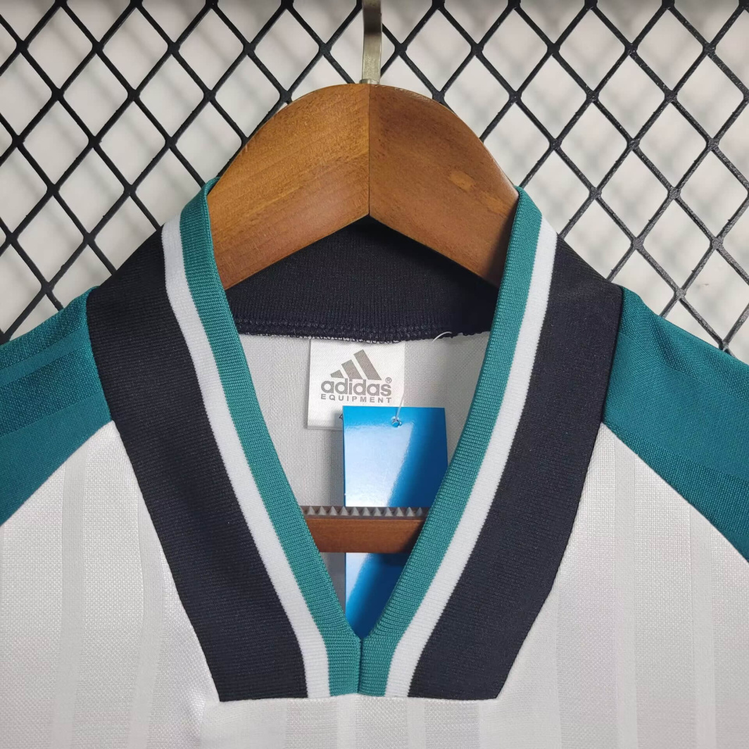 93/95 Retro Liverpool Away Shirt