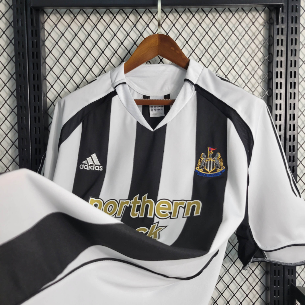 05/06 Newcastle United Retro Home Jersey