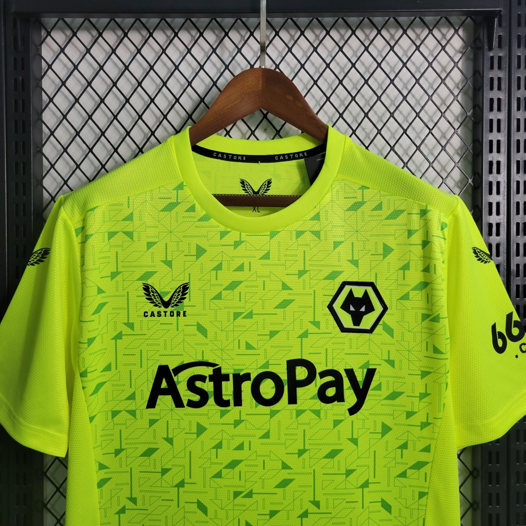 23/24 Wolves goalkeeper away jersey